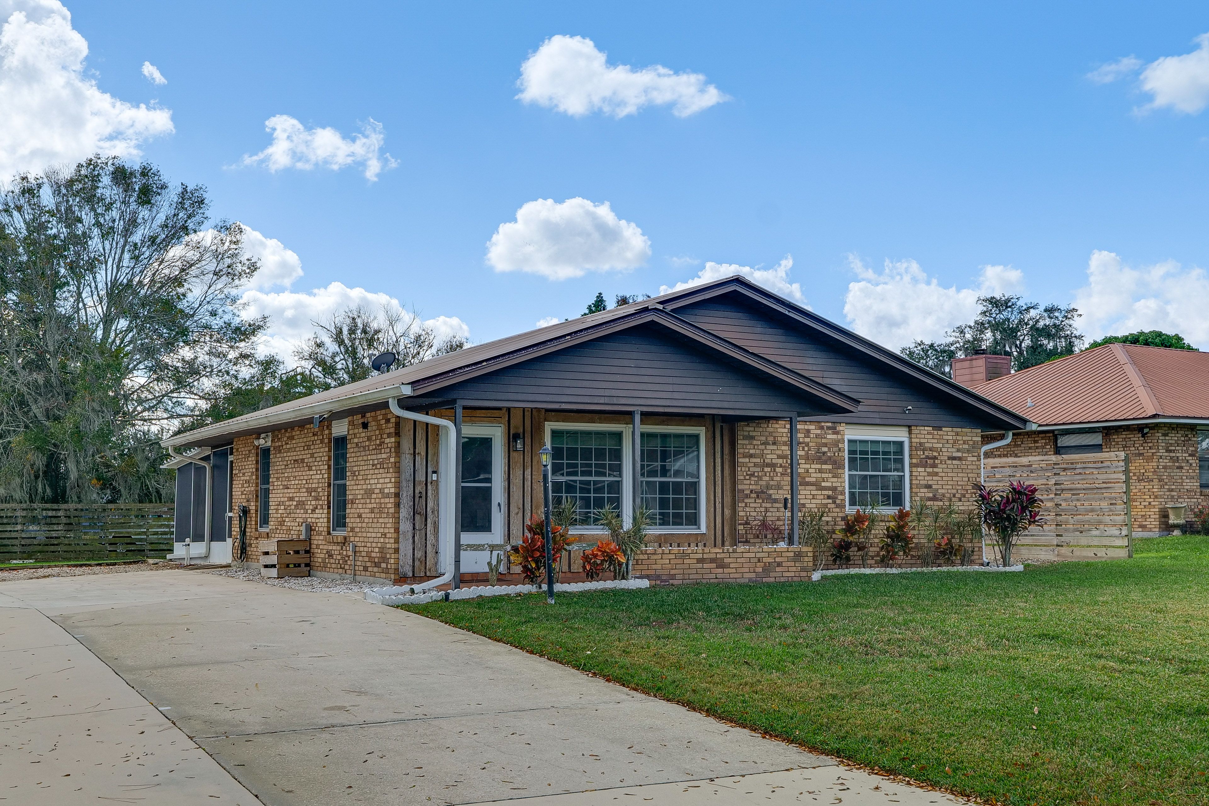 Parking | Driveway (4 Vehicles) | RV/Trailer/Boat