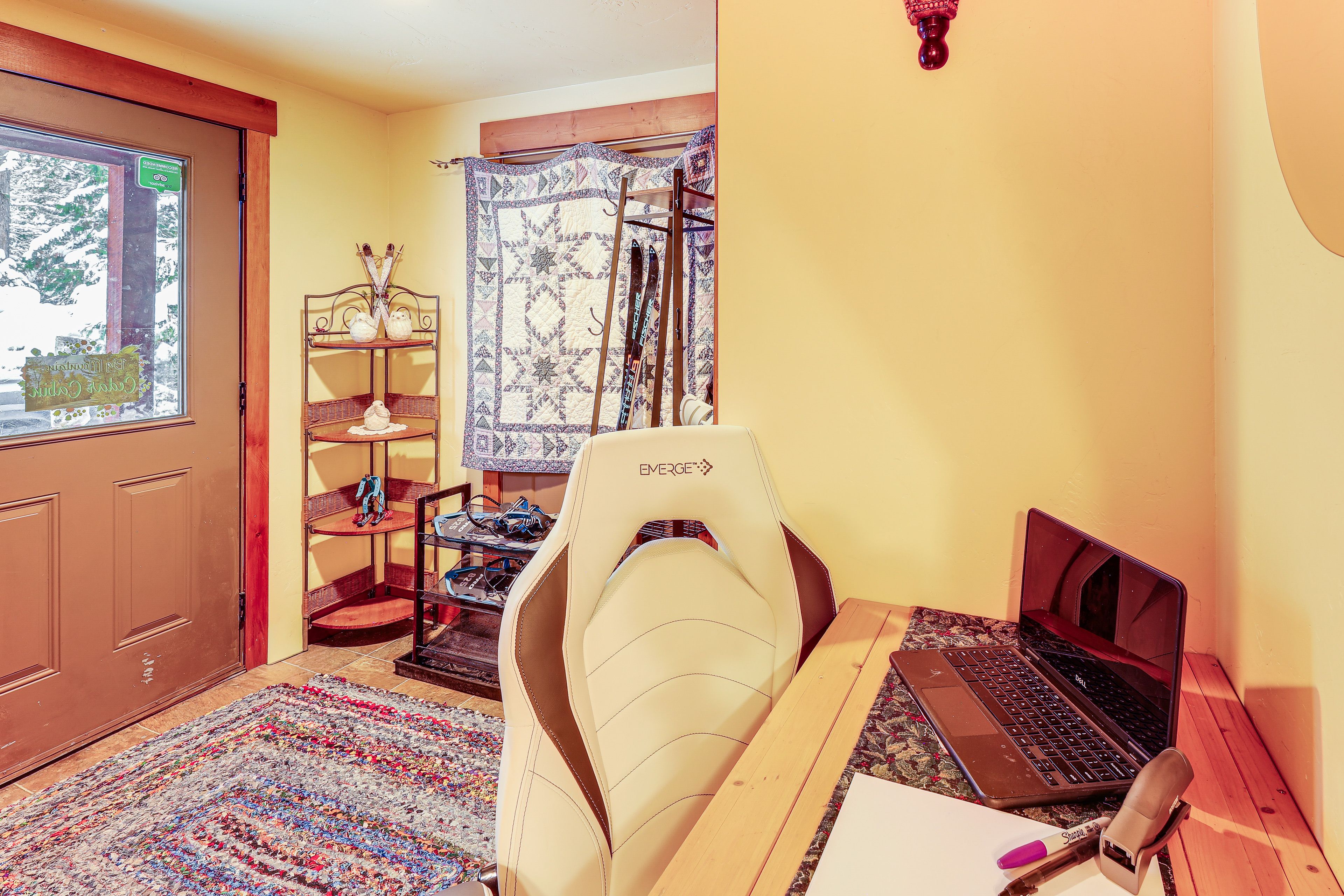 Laptop Workspace | Free WiFi