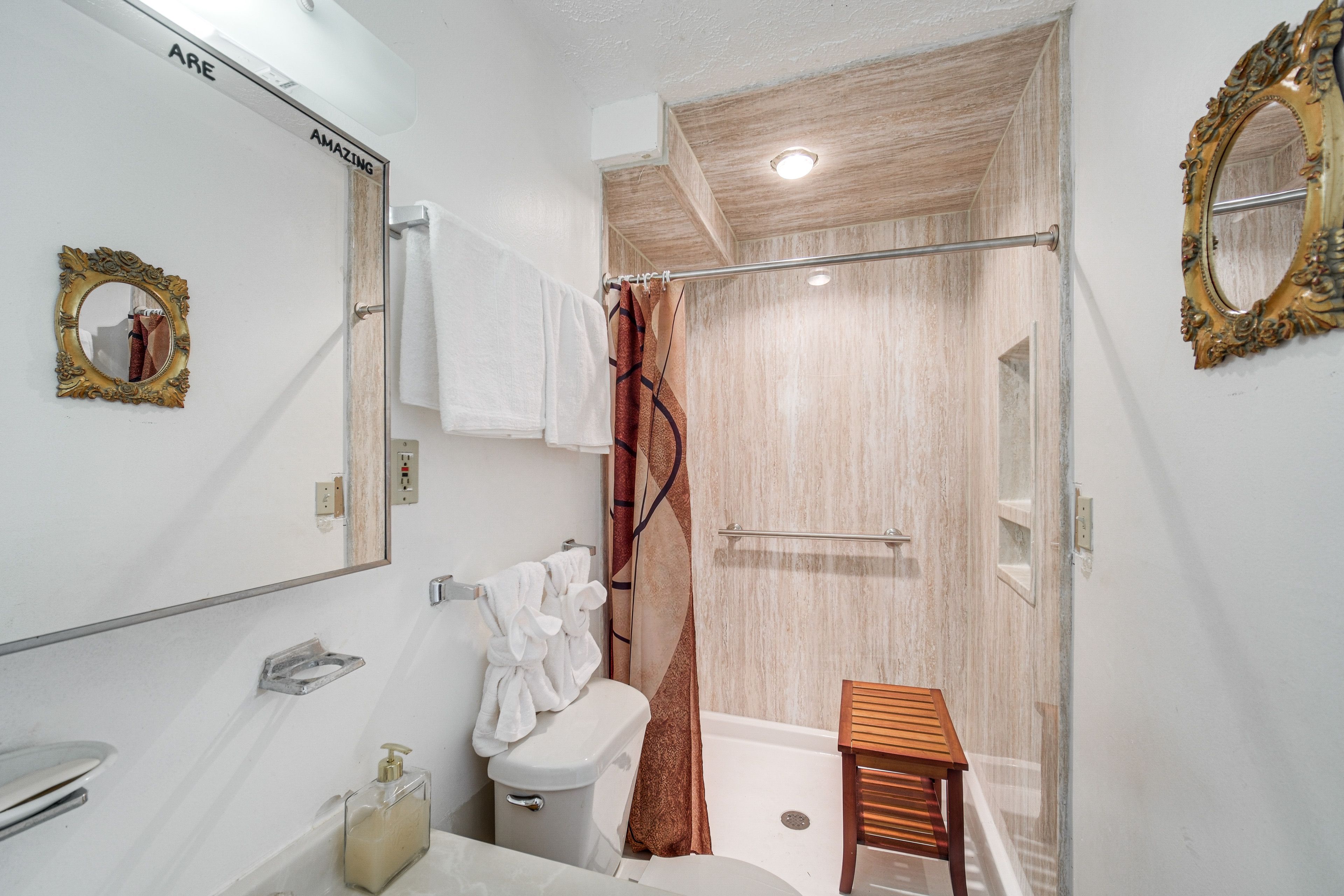 Full Bathroom | 1st Floor