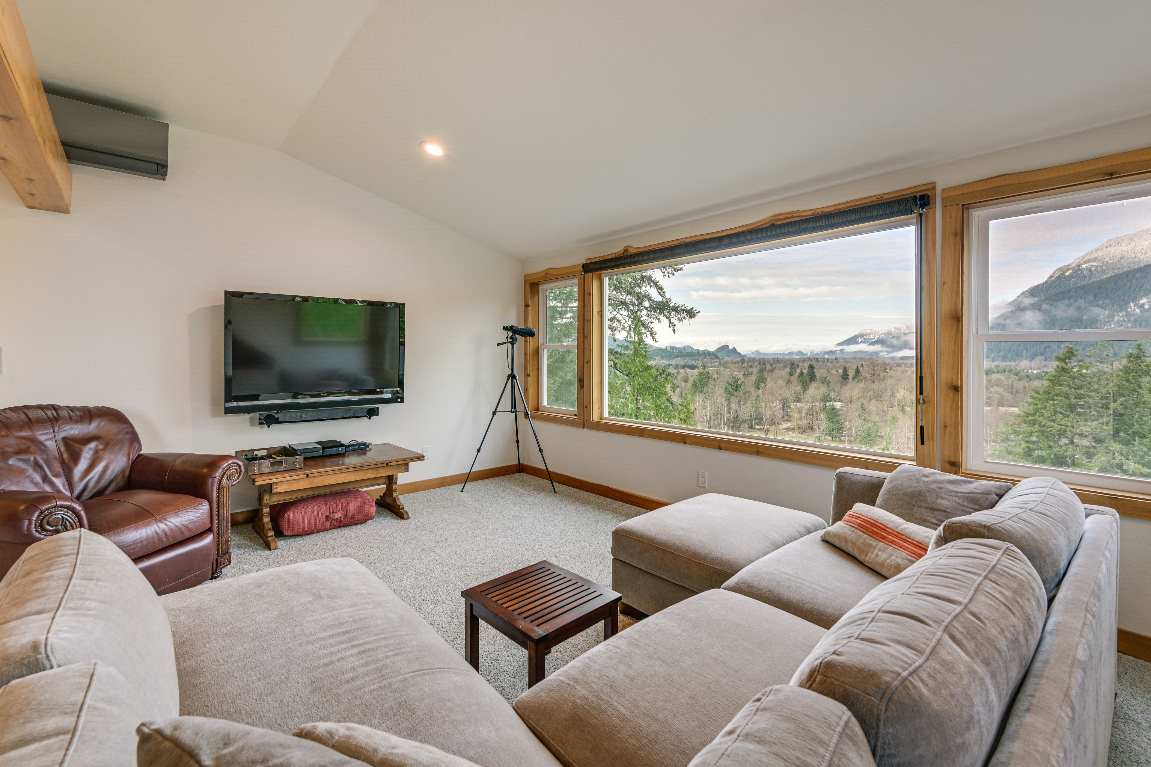 Family Room | Free WiFi | 2nd Floor