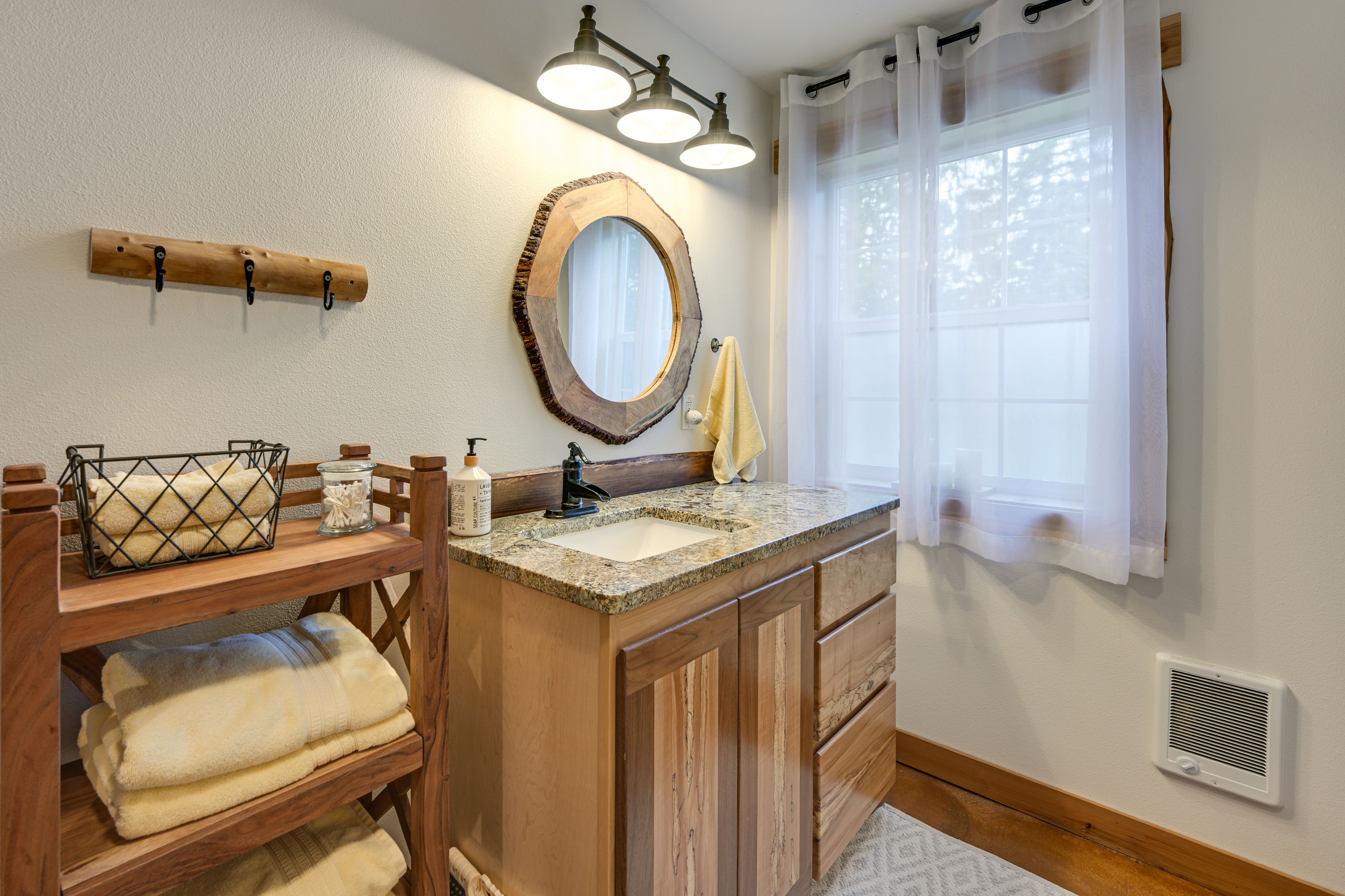 Full Bathroom | 1st Floor