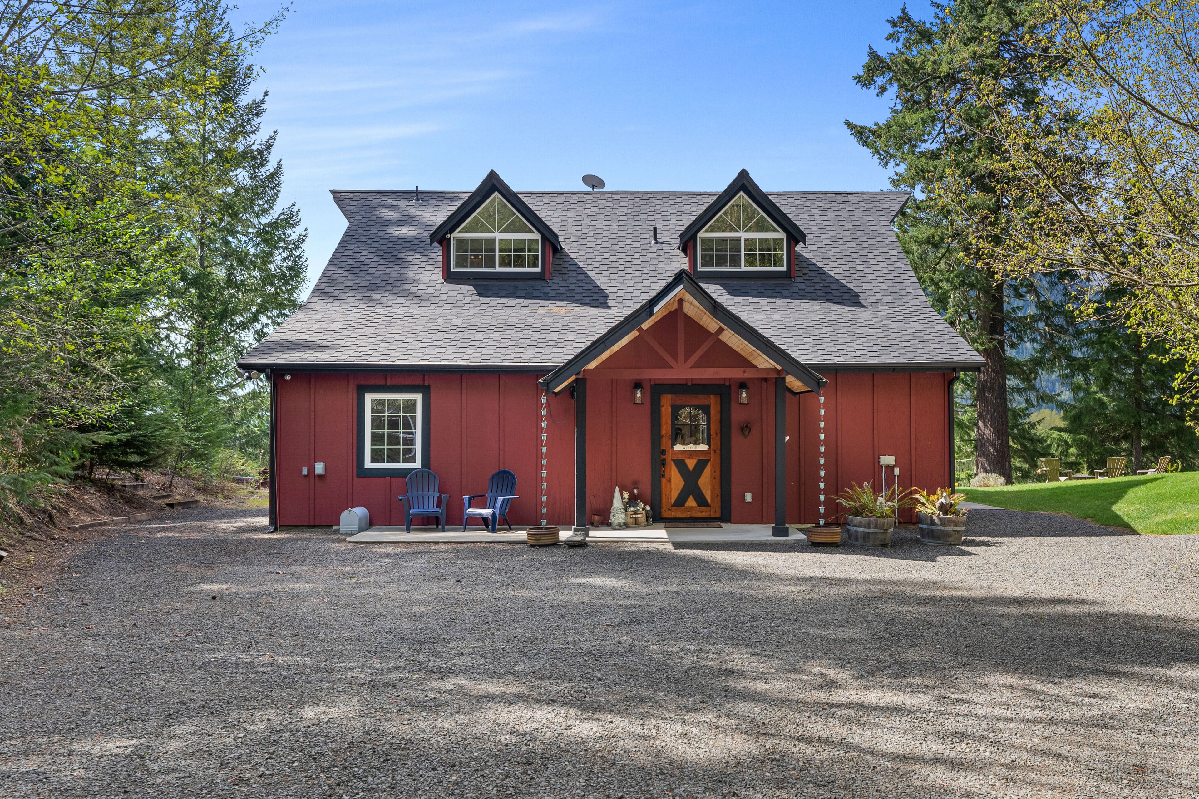 Parking | Driveway (6 Vehicles) | Trailer Parking Available