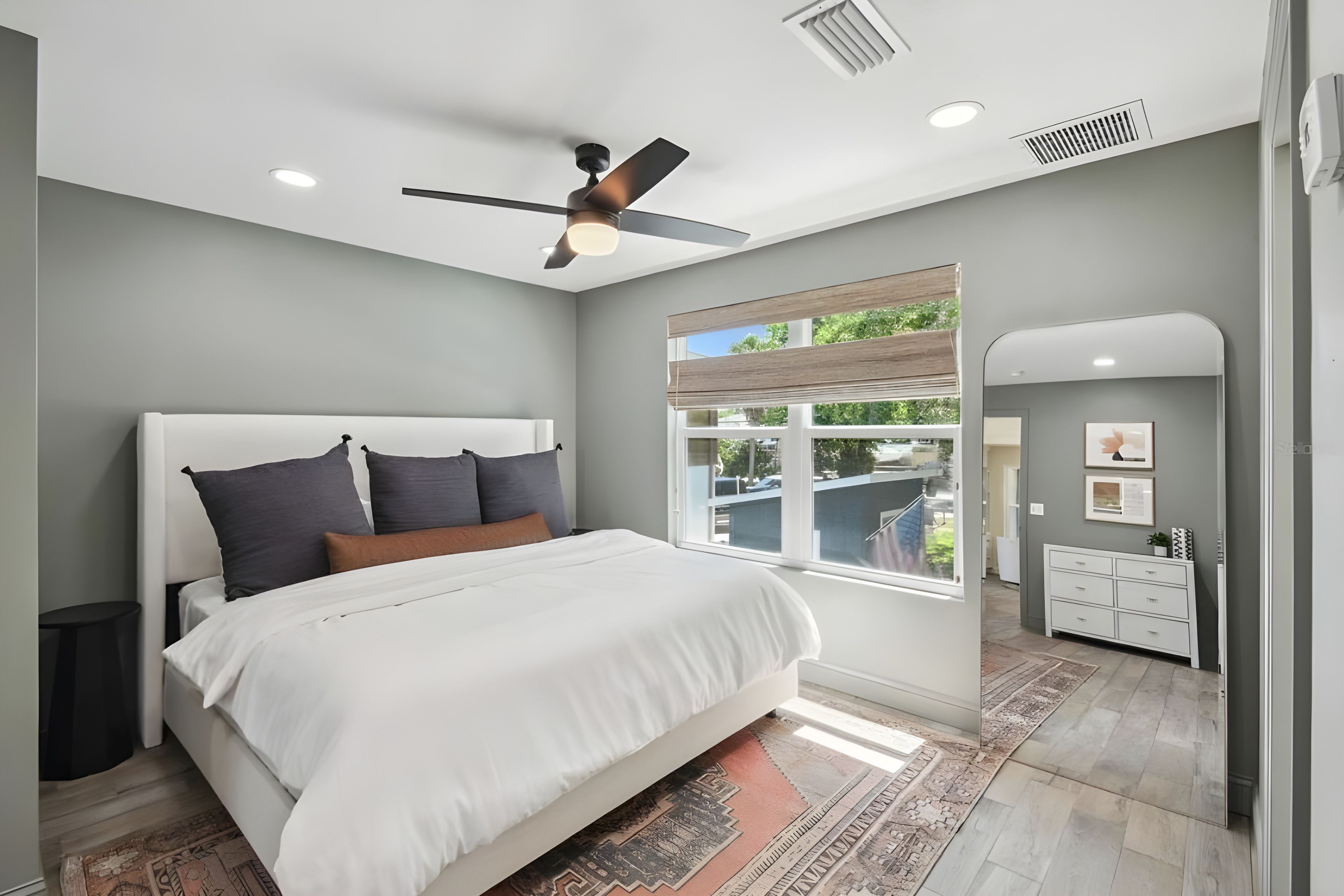 Bedroom 1 | King Bed | 2nd Floor | En-Suite Bathroom