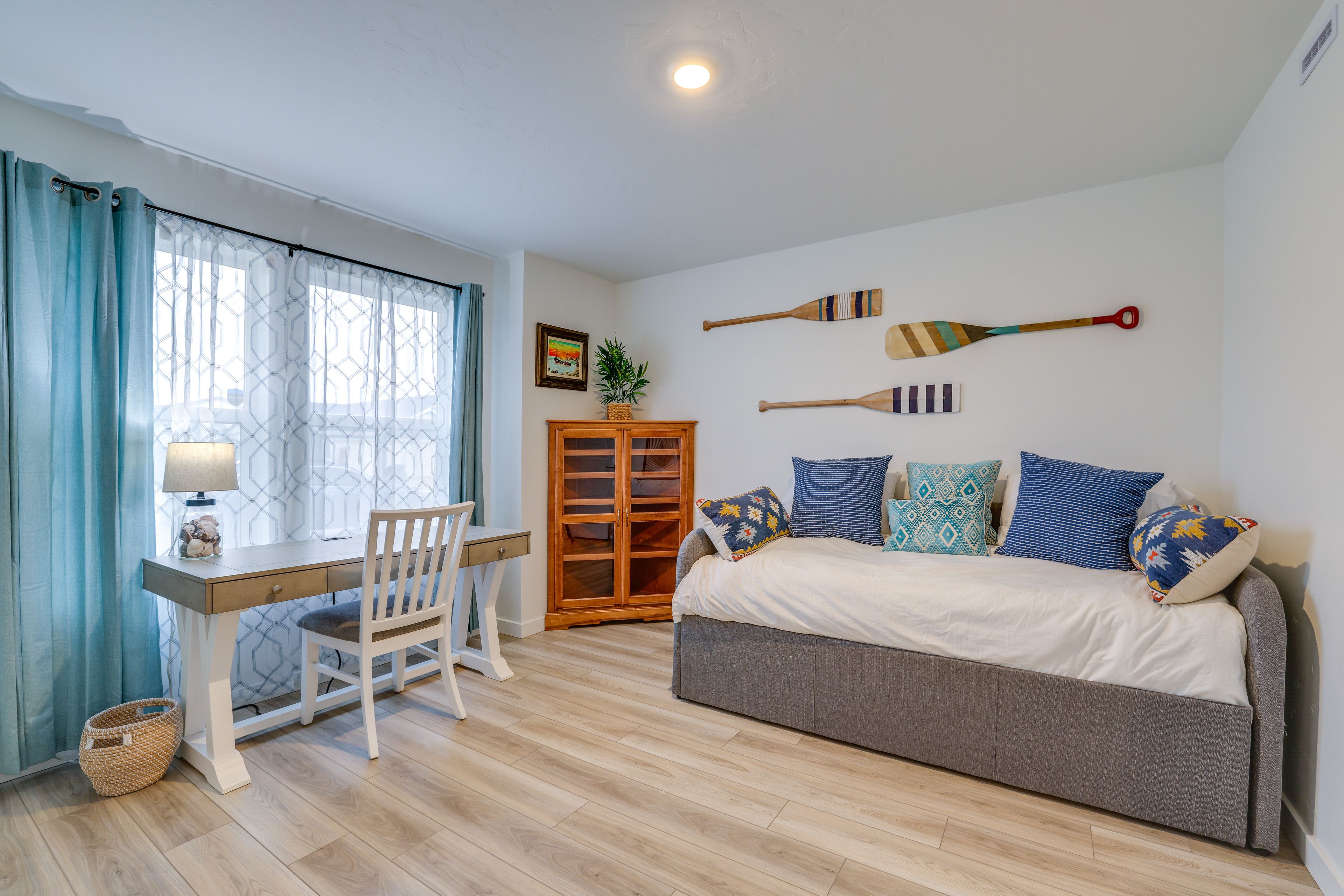 Bedroom 3 | Twin Daybed w/ Twin Trundle