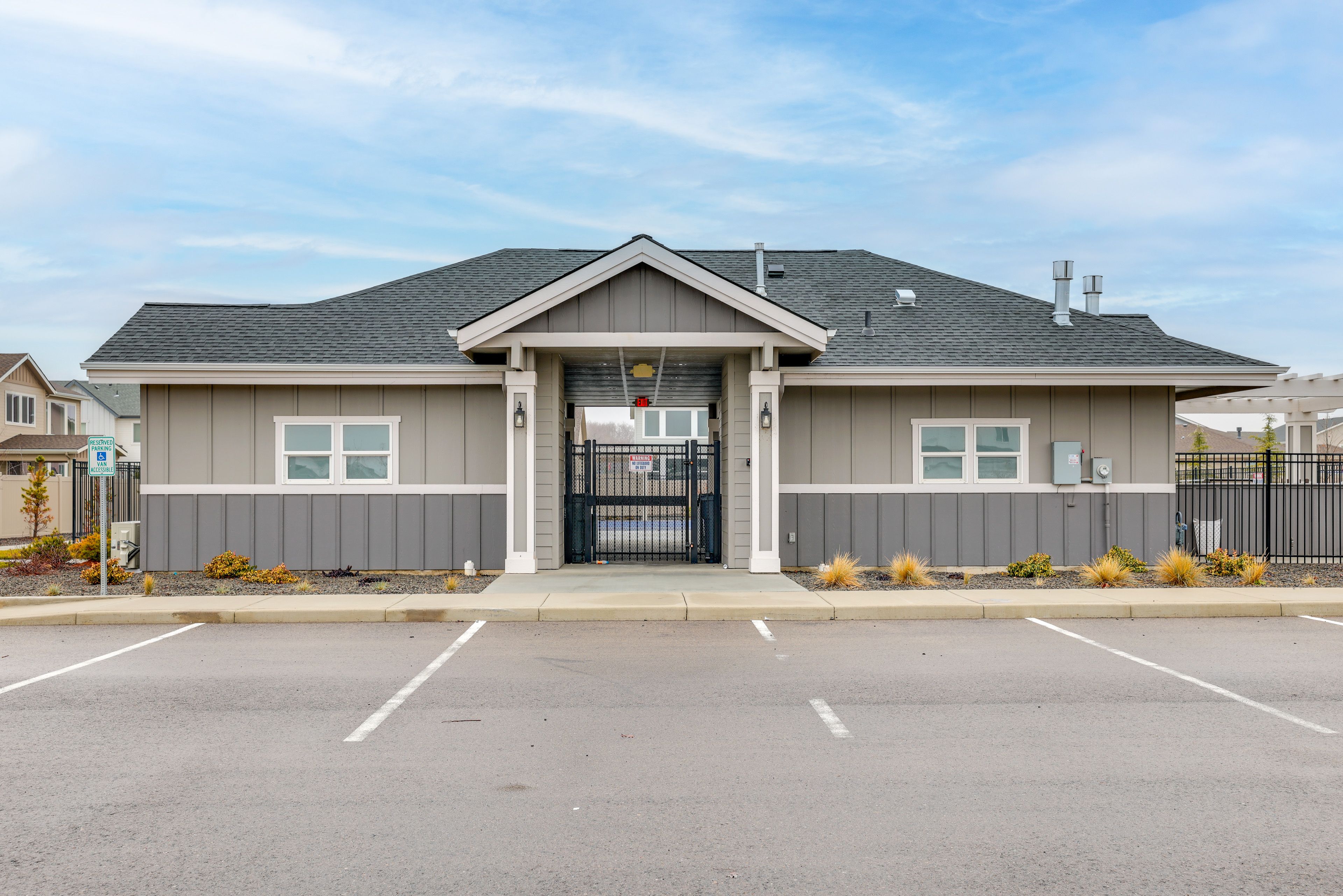 Community Amenities | Seasonal Pool