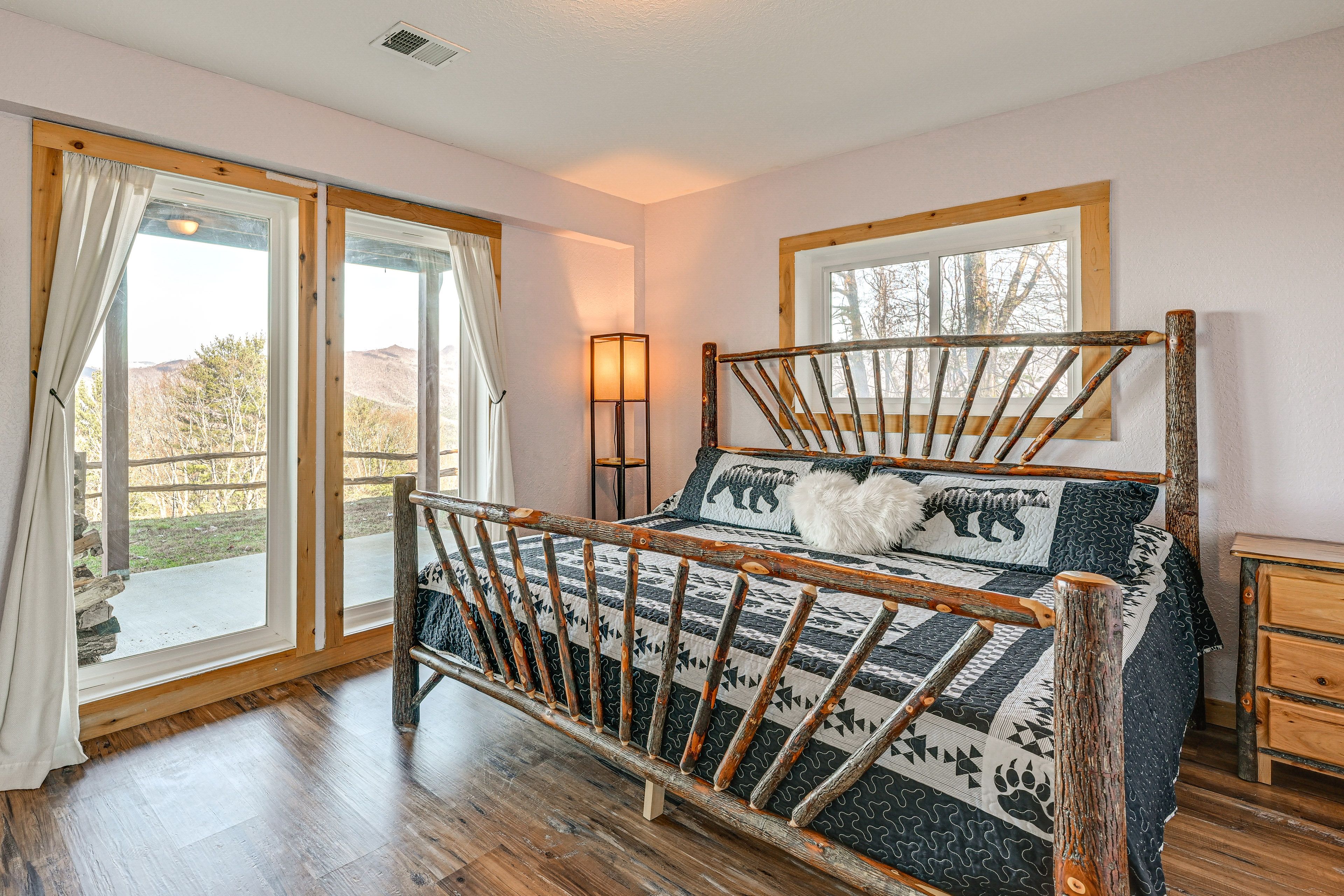 Bedroom 2 | King Bed | Lower Floor