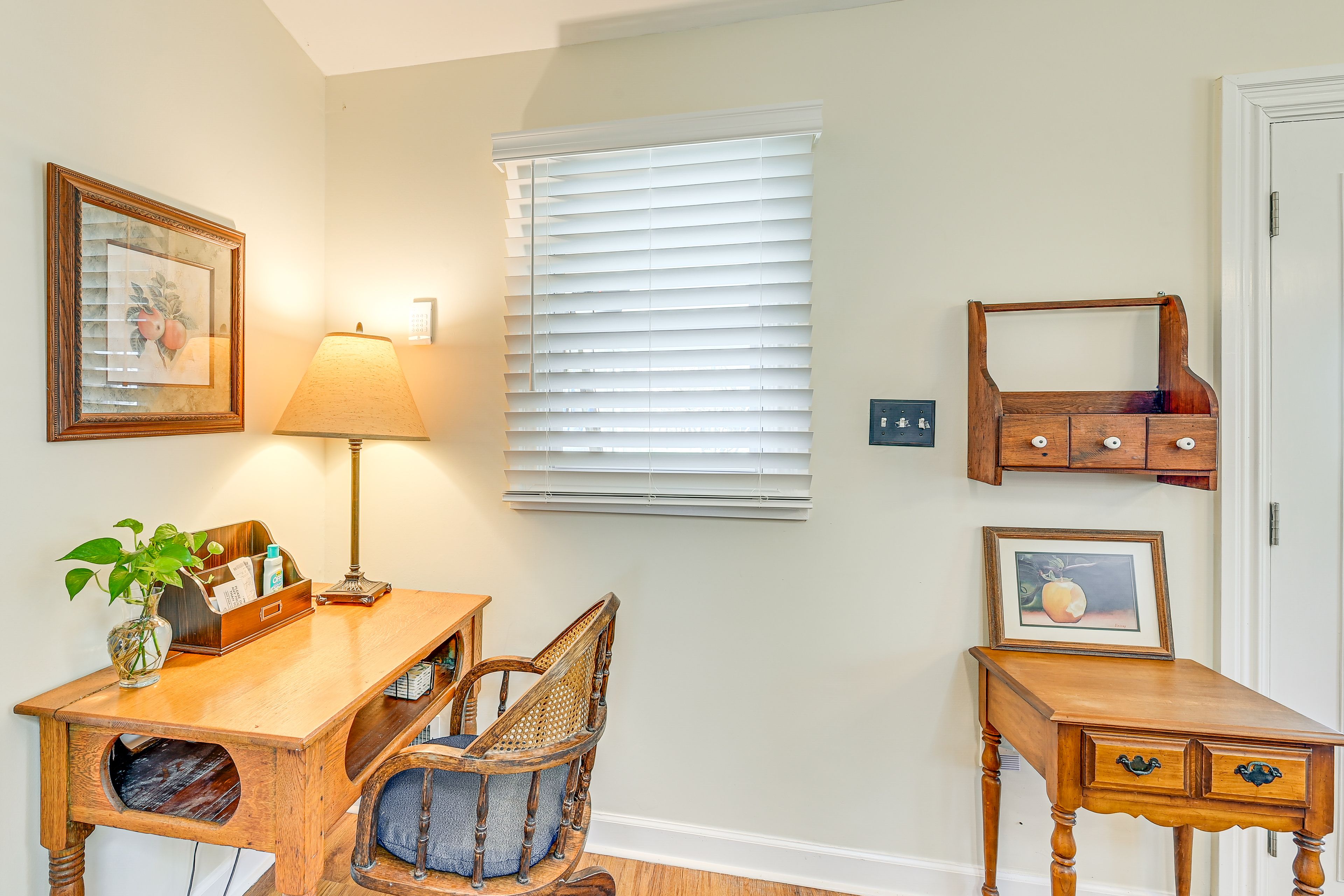 Desk Workspace | 1st Floor