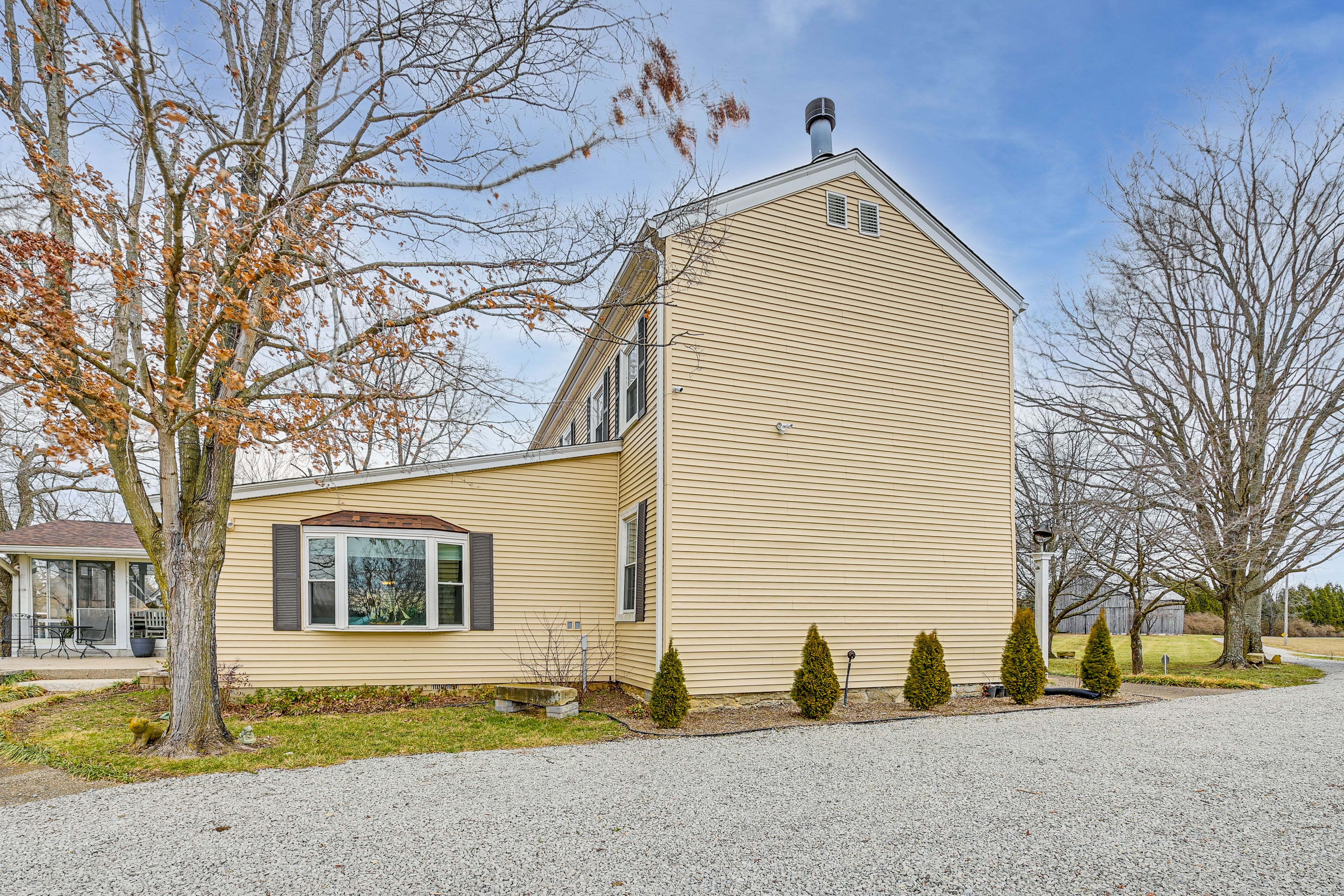 Exterior | Ample Driveway Parking