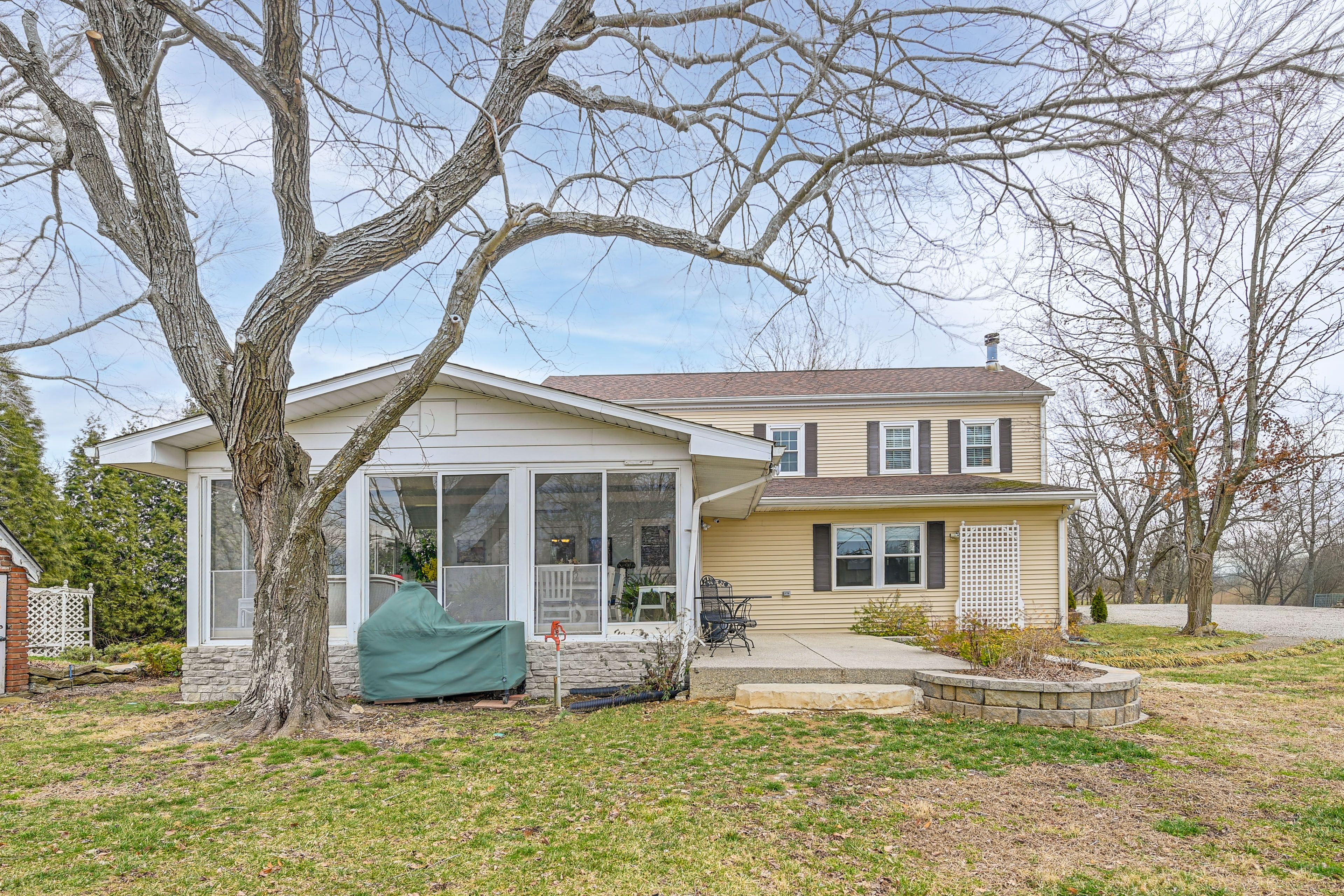 Exterior | Fire Pit | Spacious Yard