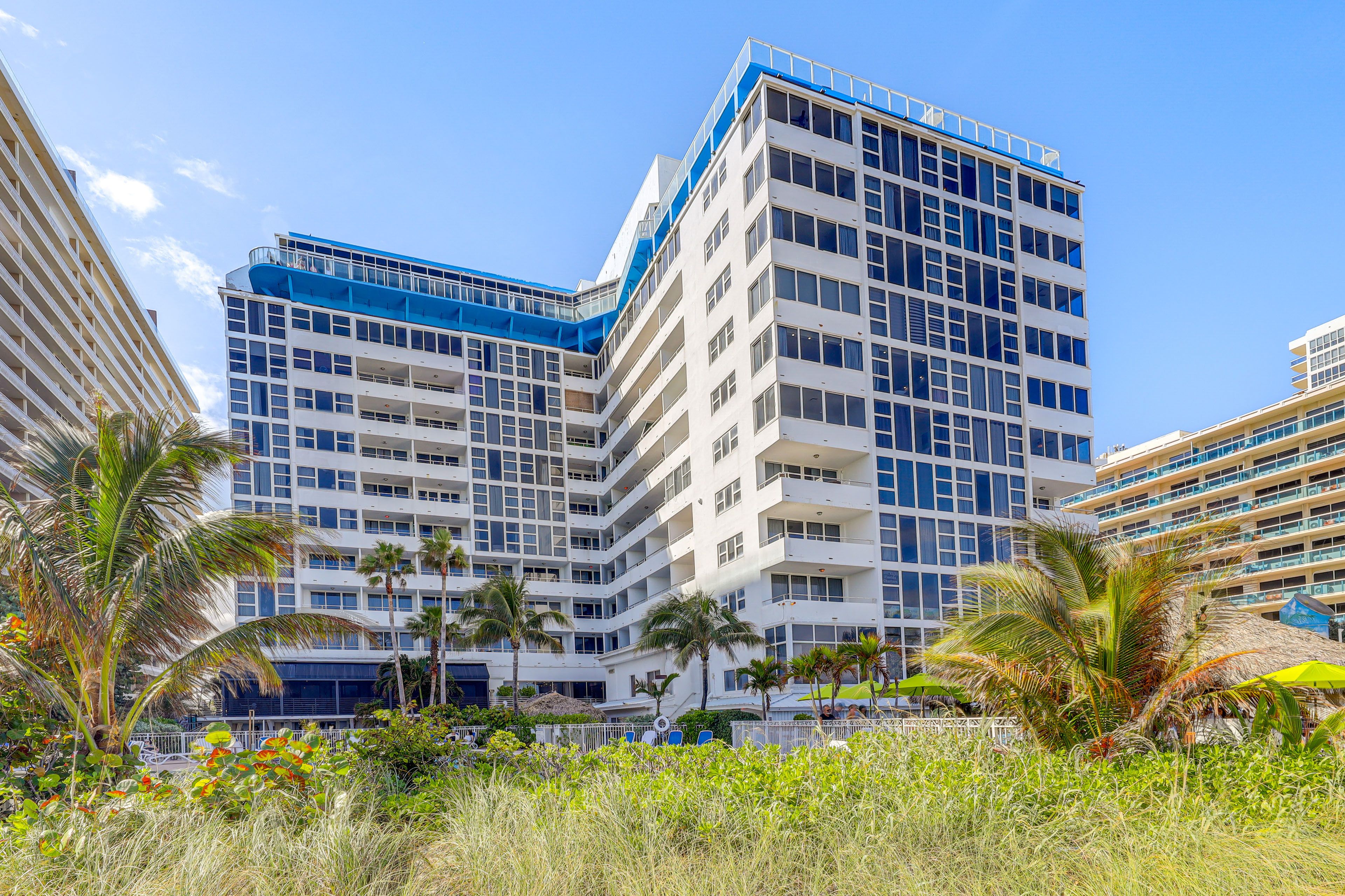 Exterior | Single-Story Unit | 10th-Floor Condo