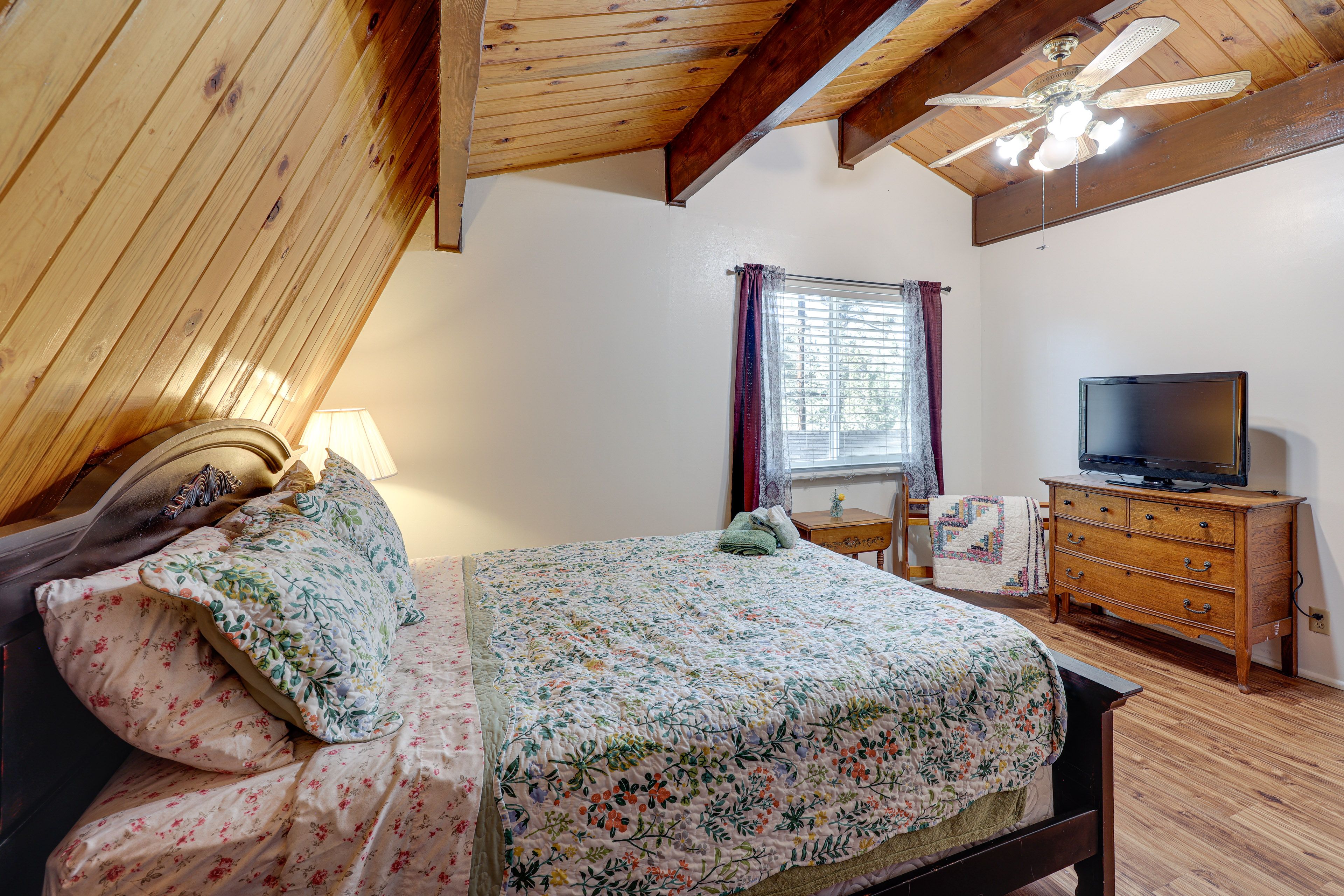 Bedroom 3 | Full Bed | 2nd Floor