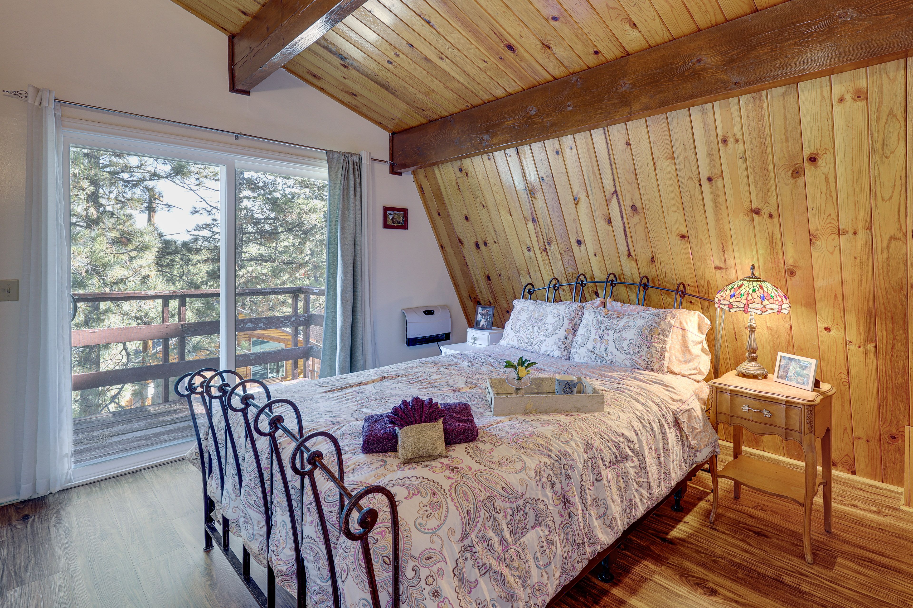 Bedroom 2 | Queen Bed | 2nd Floor