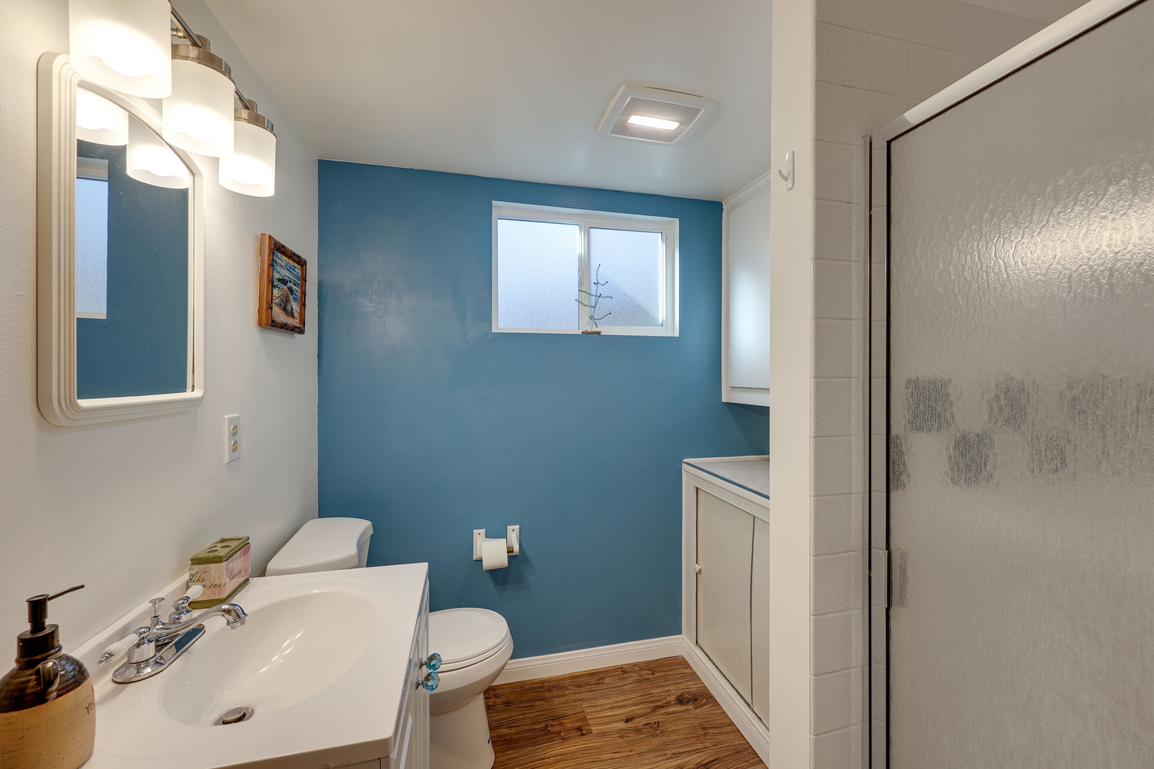 Full Bathroom | 1st Floor