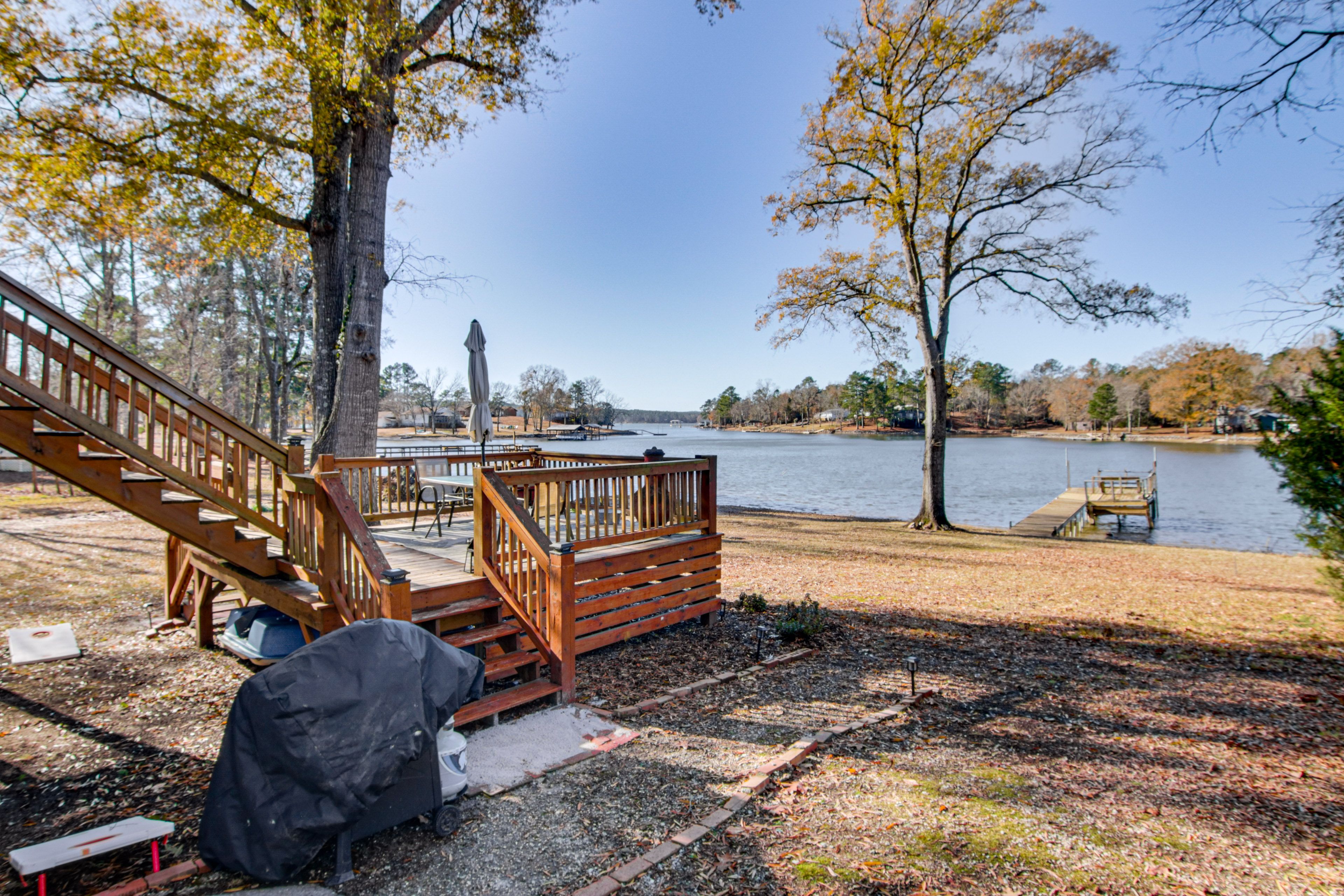 House Exterior | Gas & Charcoal Grills