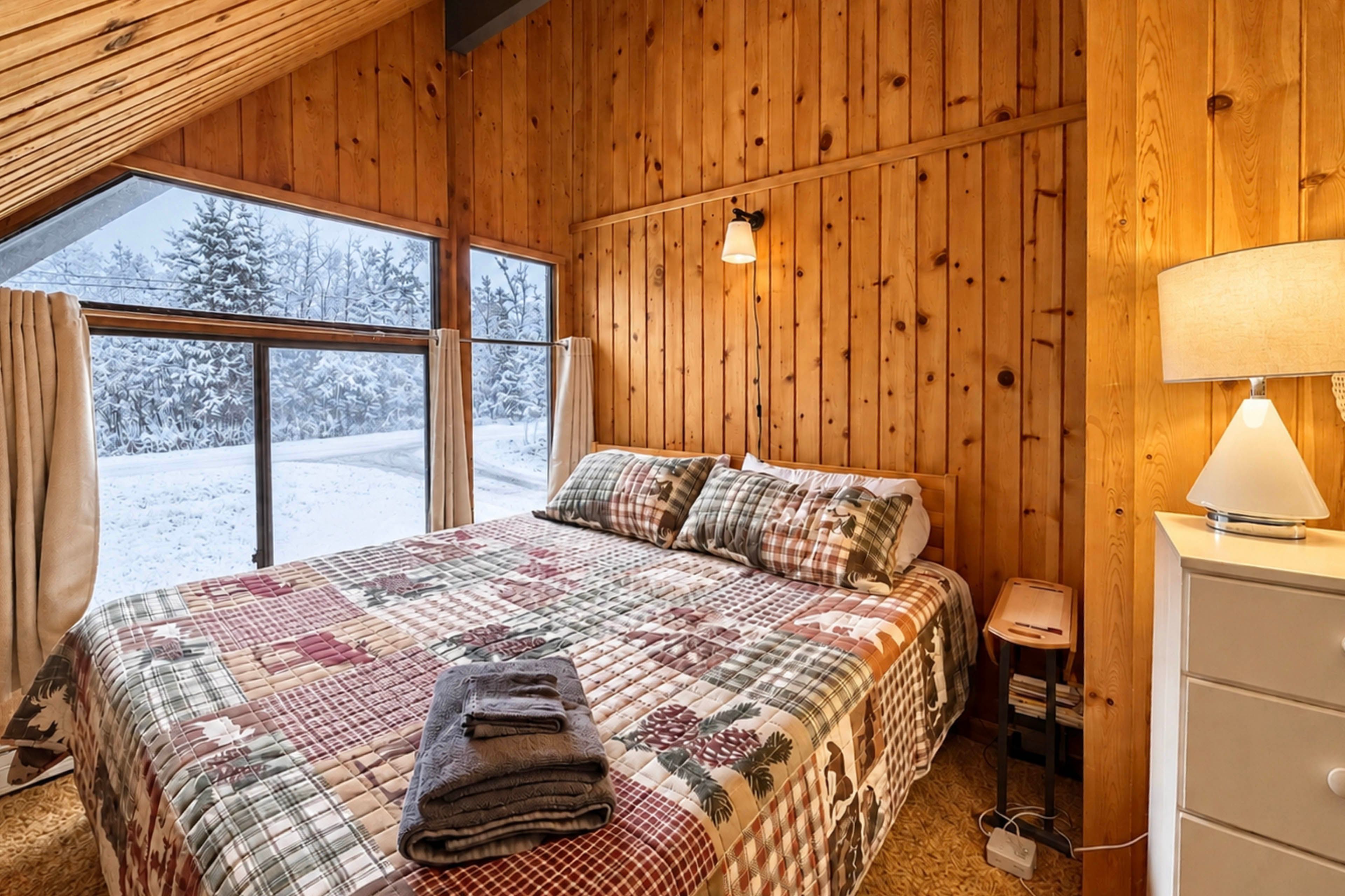 Bedroom 1 | King Bed | 2nd Floor