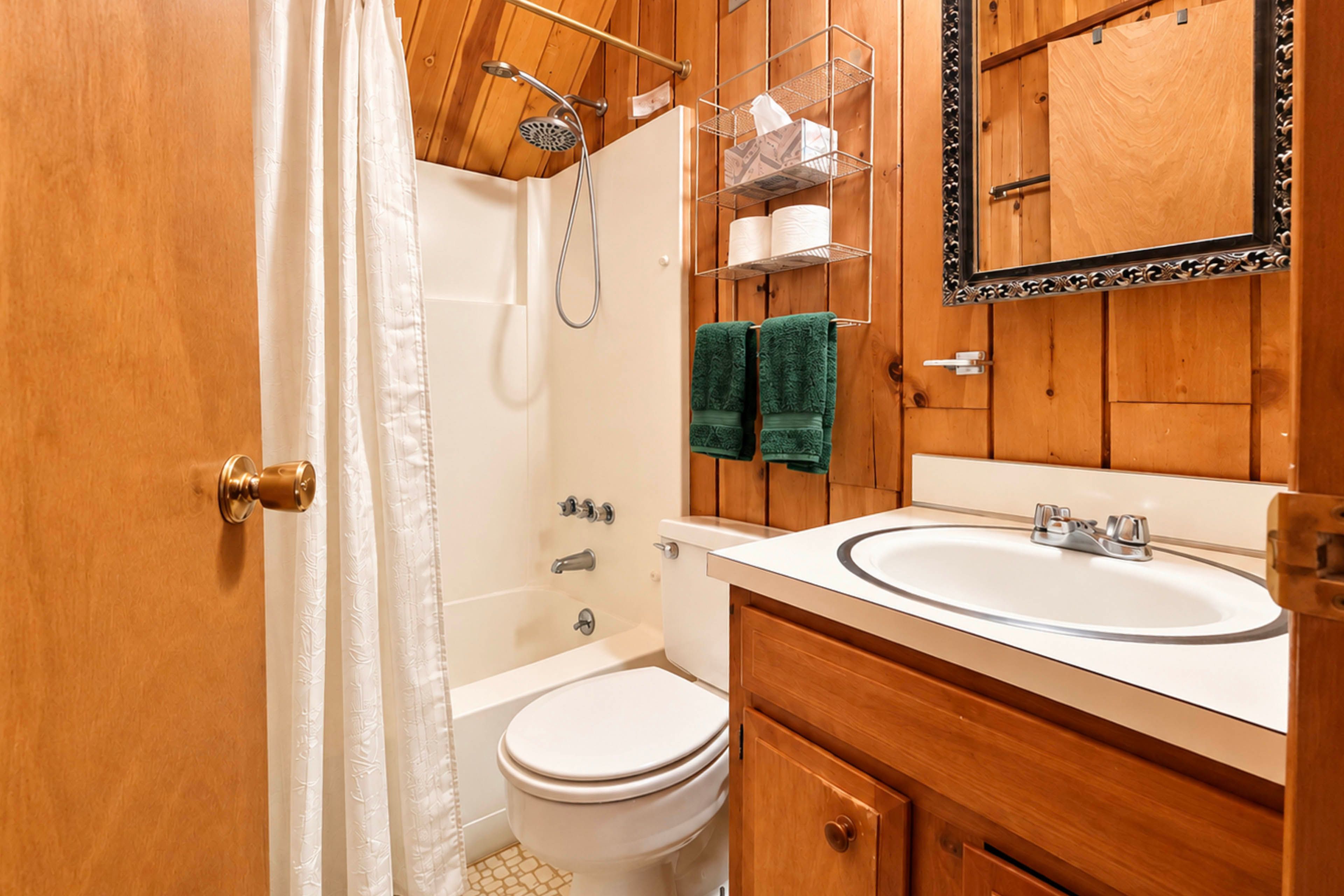 Full Bathroom | 2nd Floor