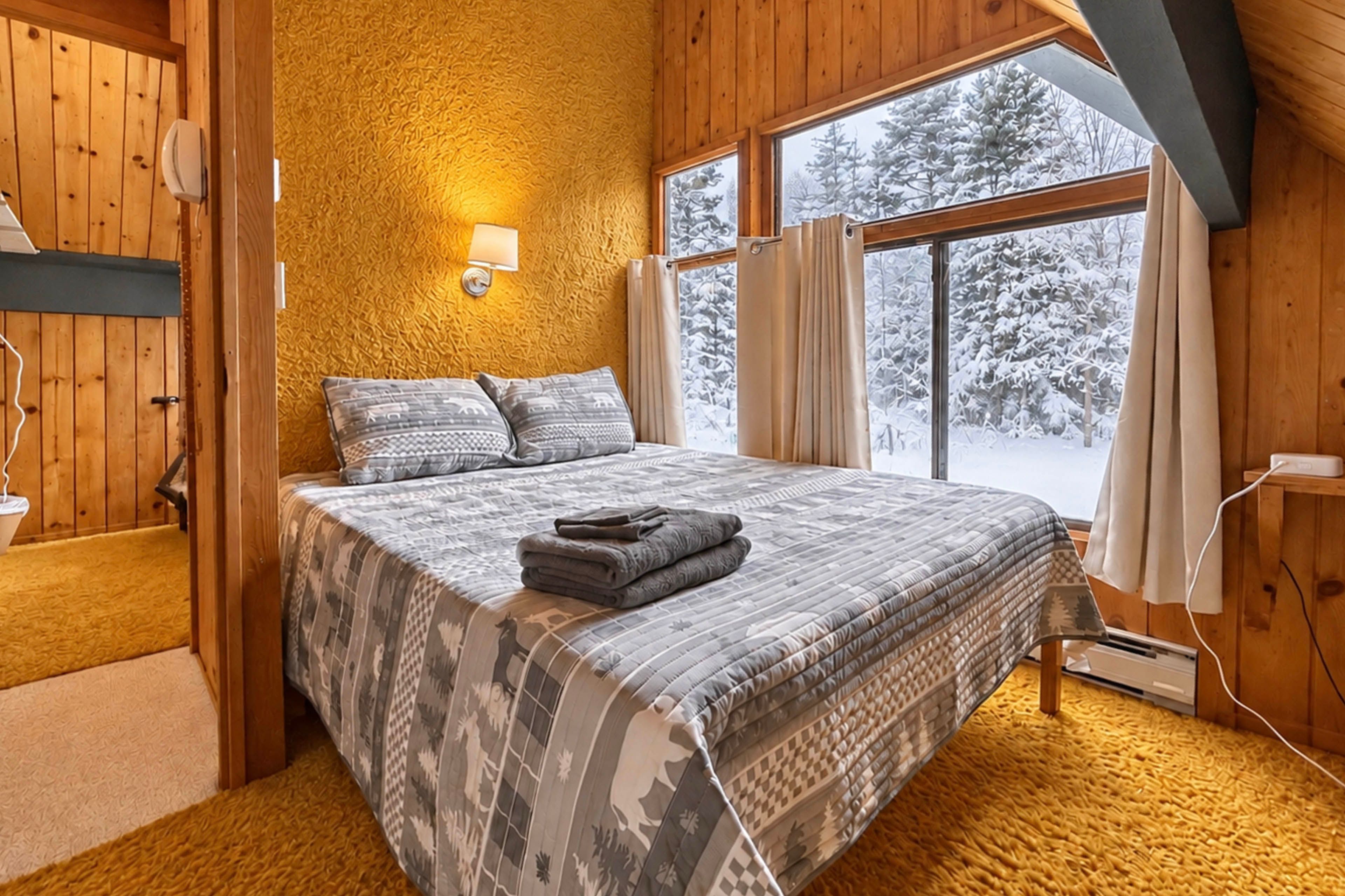 Bedroom 2 | Queen Bed | 2nd Floor