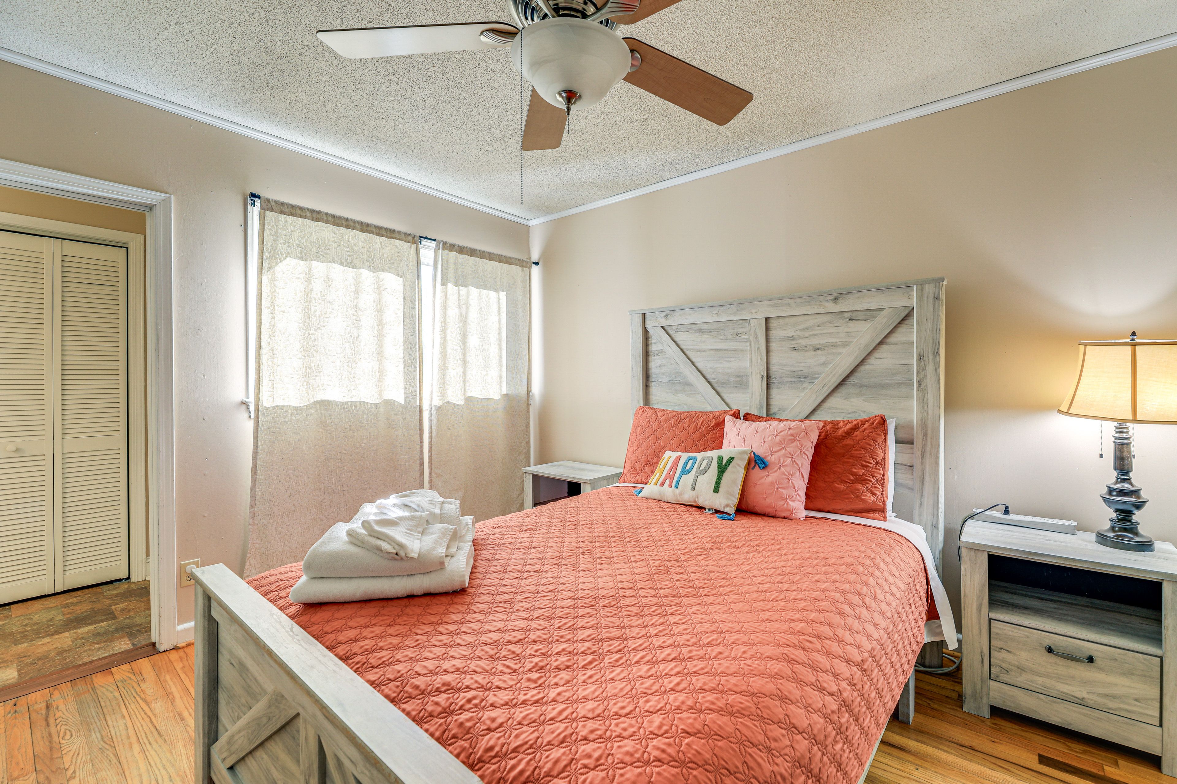 Bedroom 1 | Queen Bed | Linens Provided