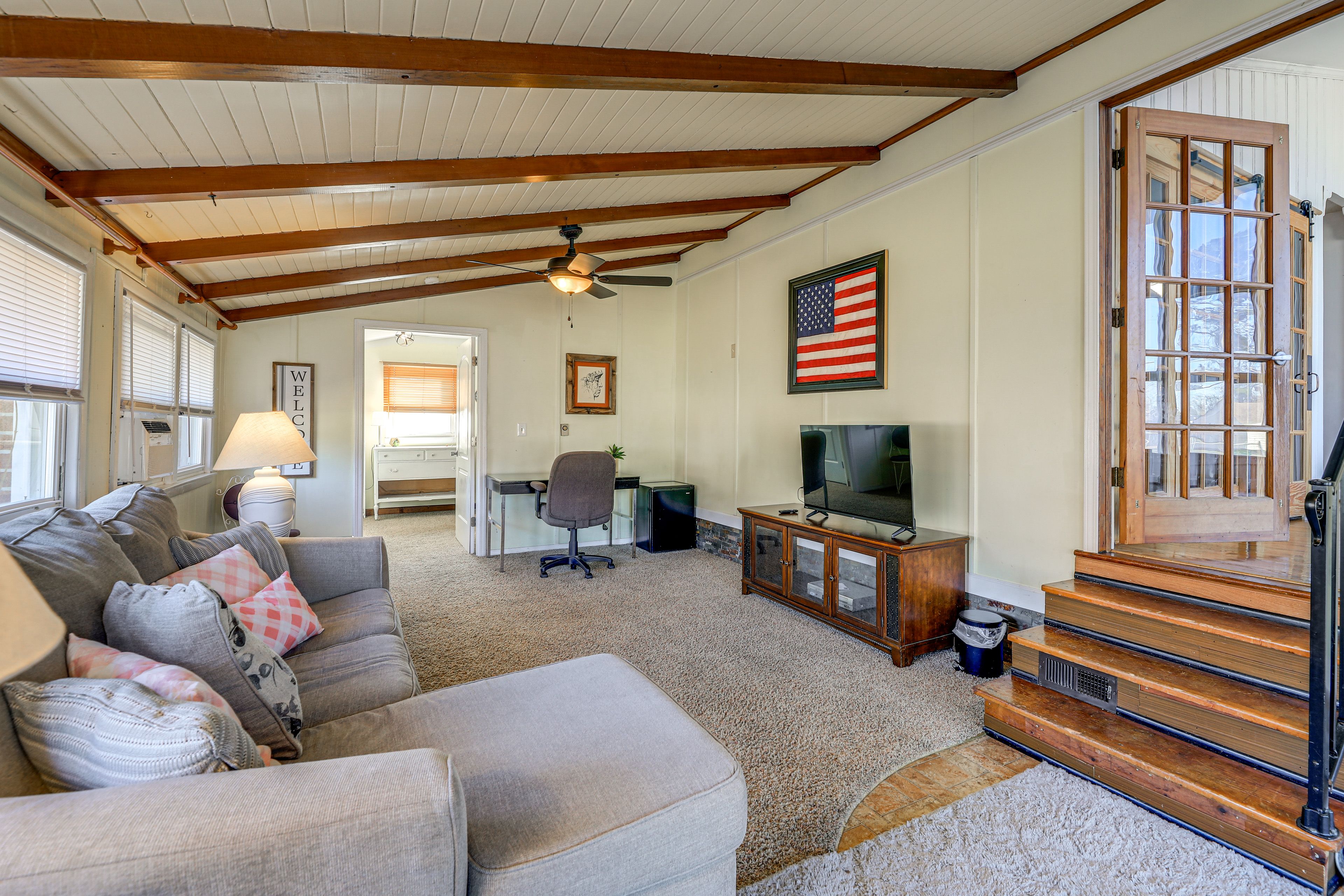 Family Room | 4 Interior Steps Required