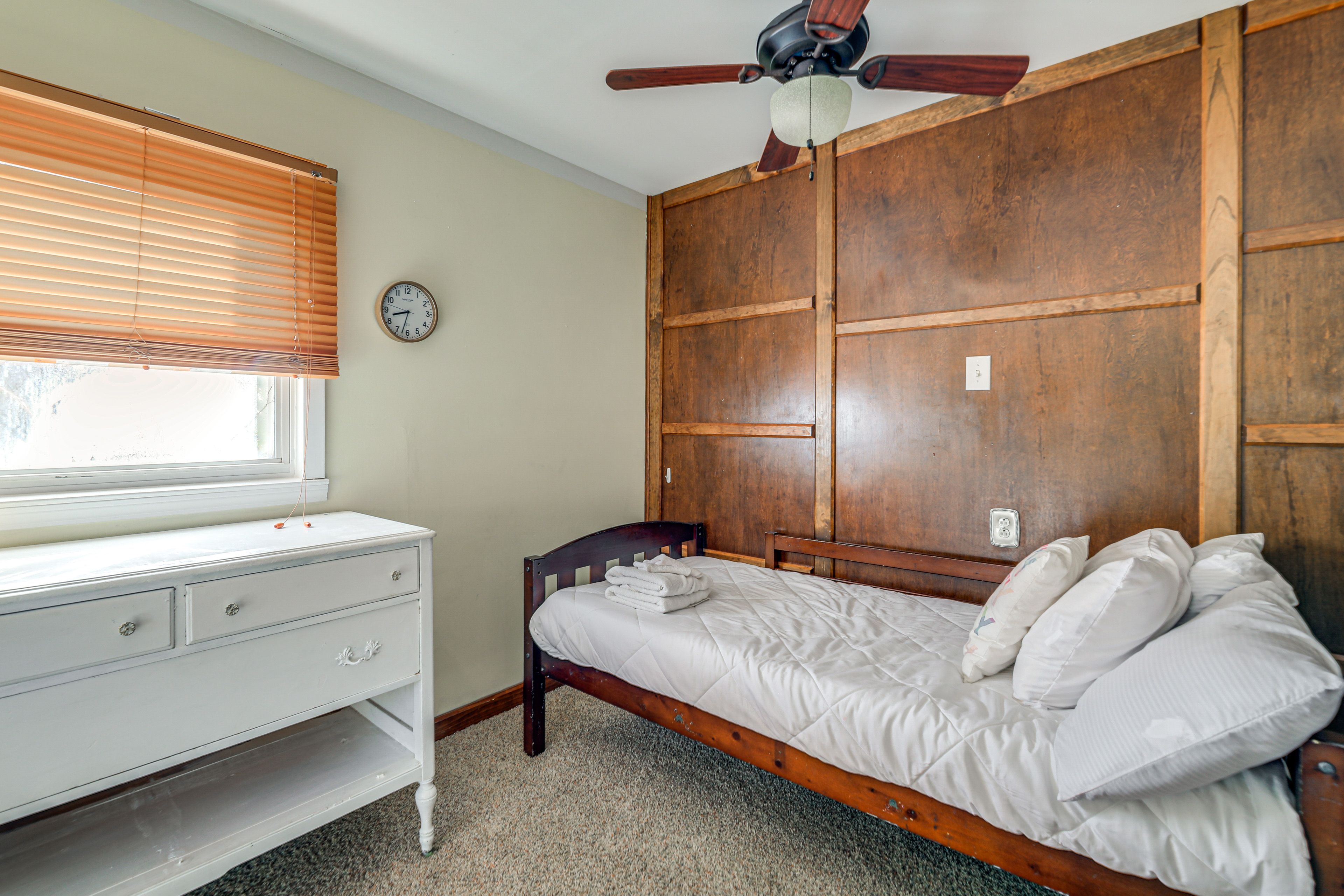 Bedroom 3 | Twin Bed