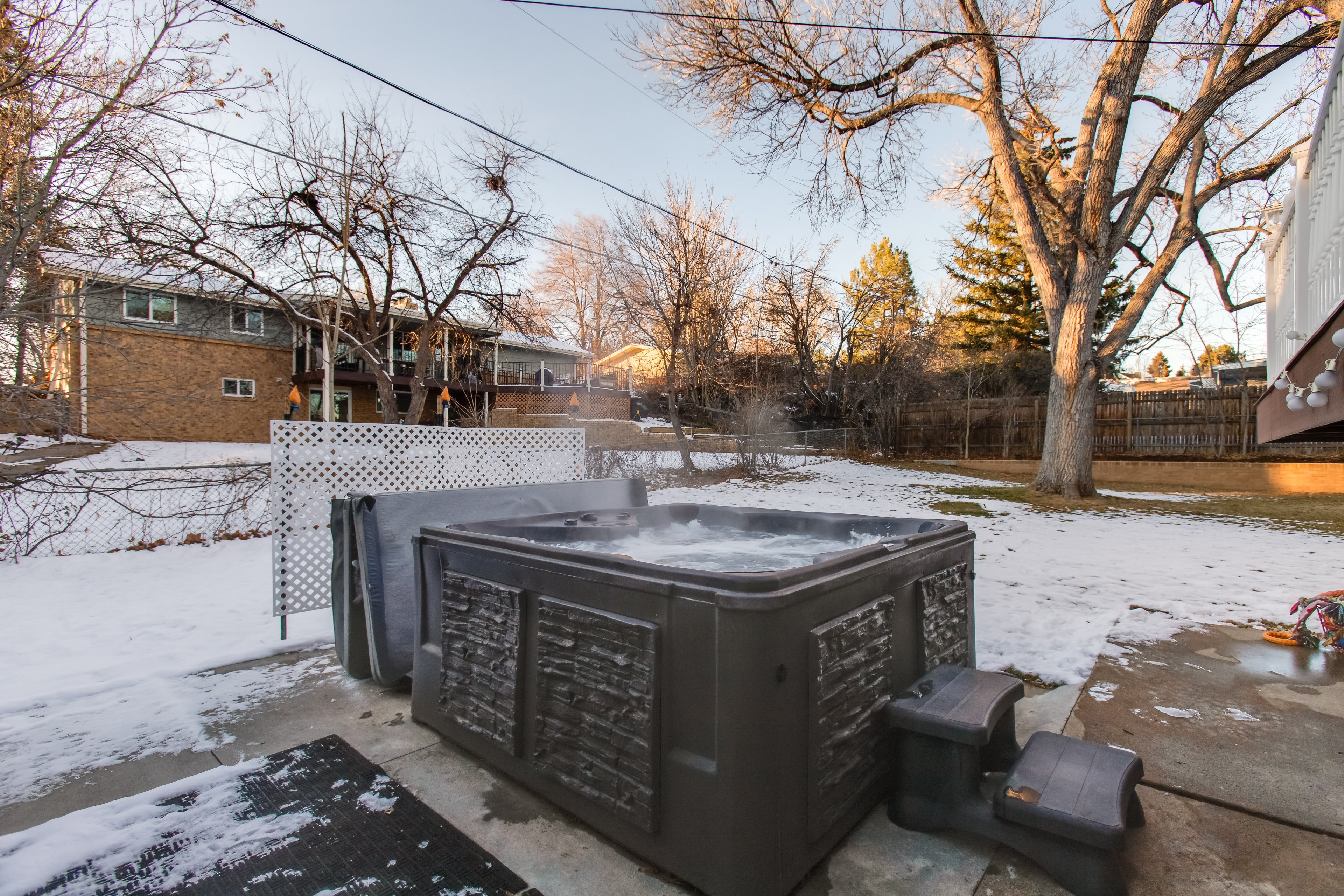 Shared Hot Tub & Backyard