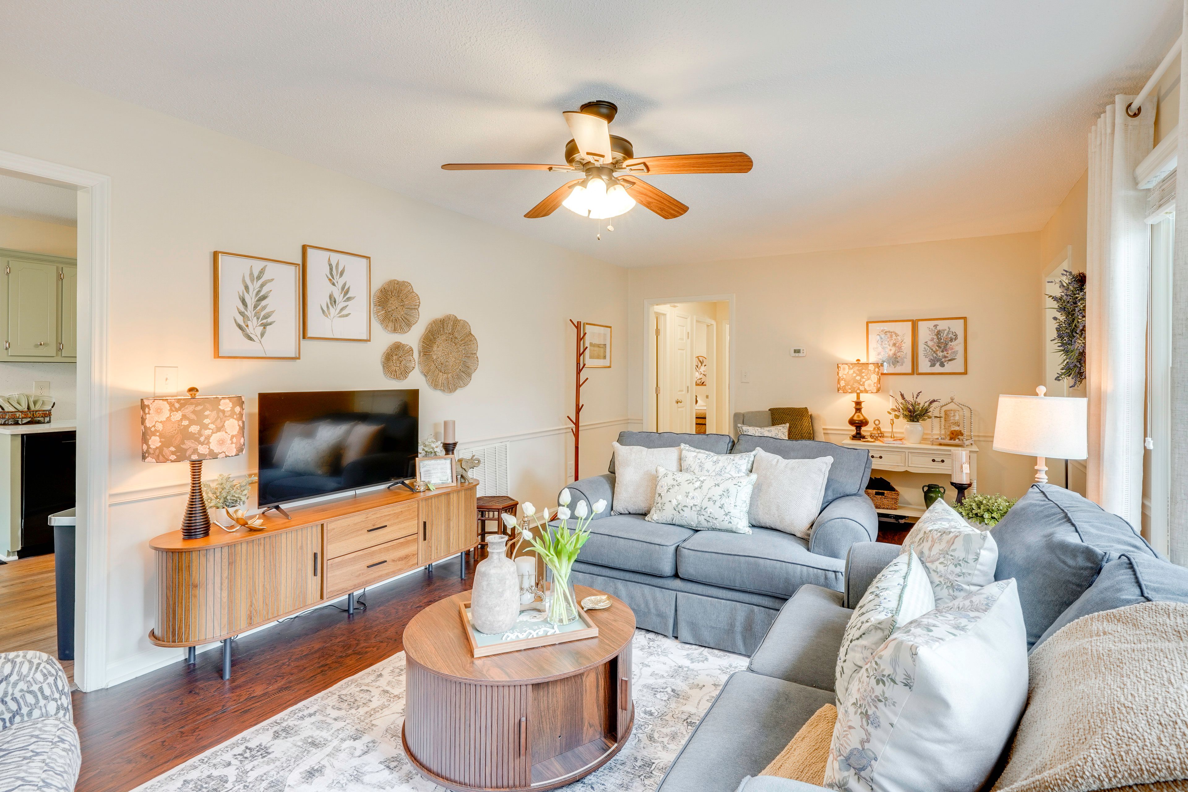 Living Room | Free WiFi