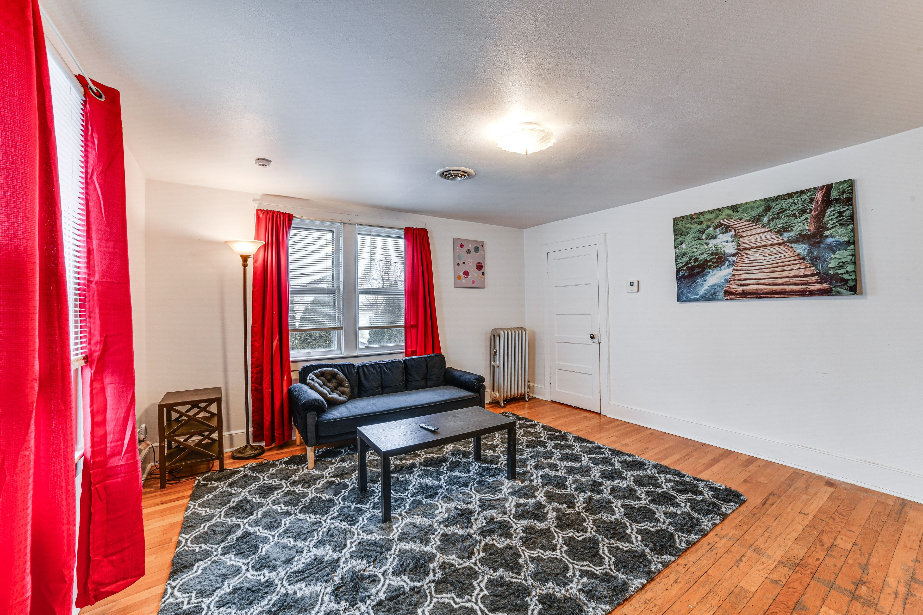 Living Room | Central Heating | Free WiFi