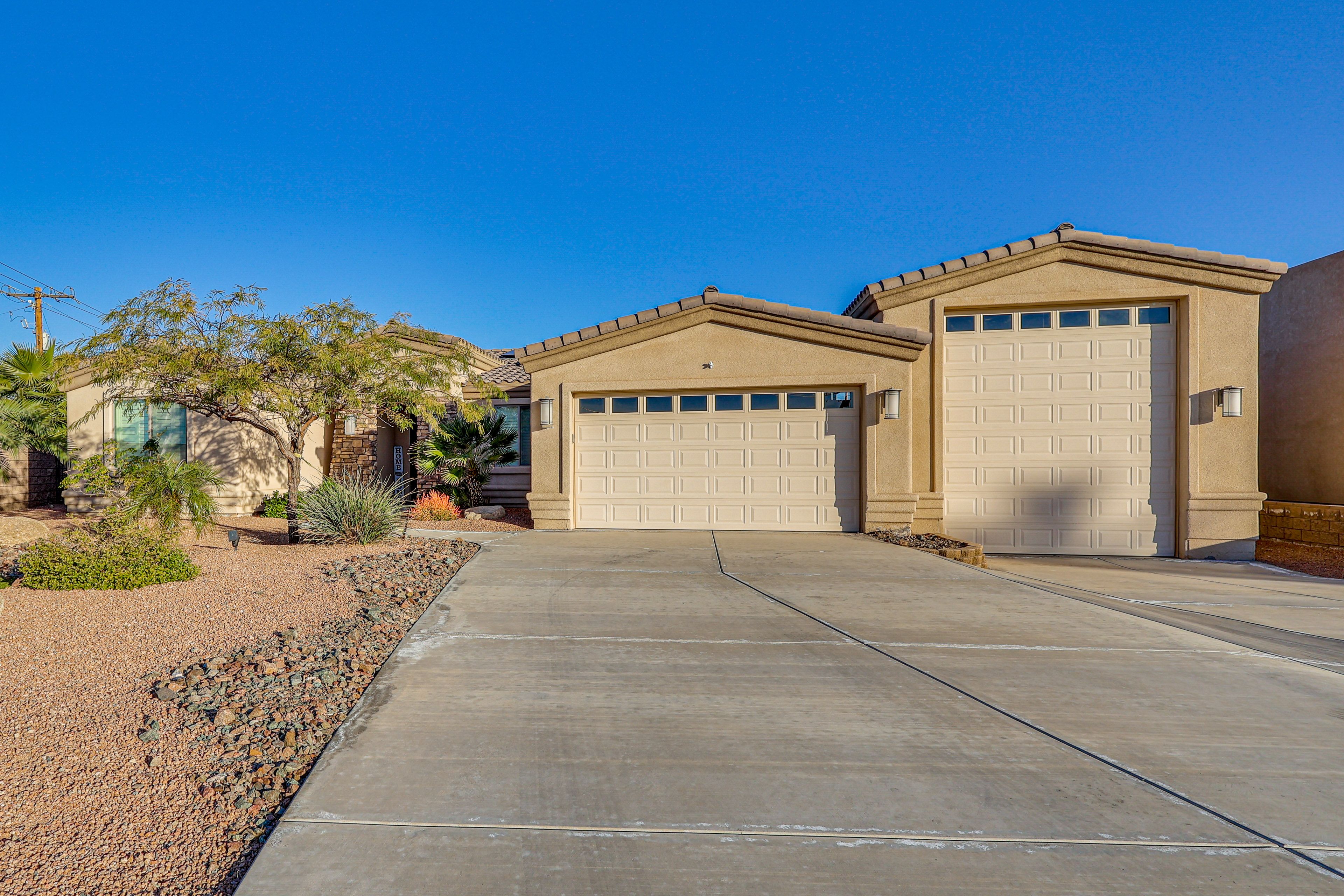 Parking | Driveway (3 Vehicles)