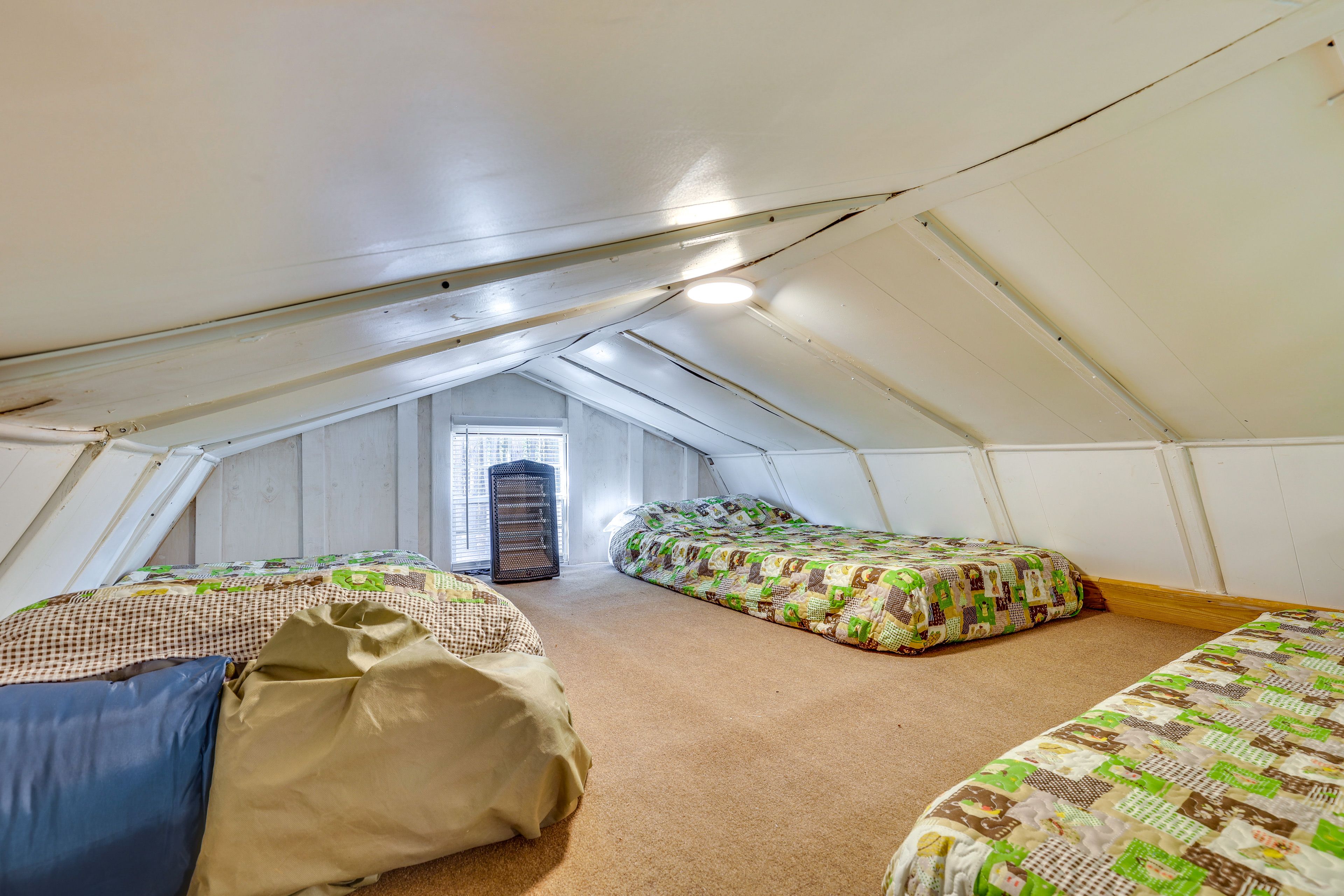 Loft | Full Floor Mattress | 2 Twin Floor Mattresses | Upper Level