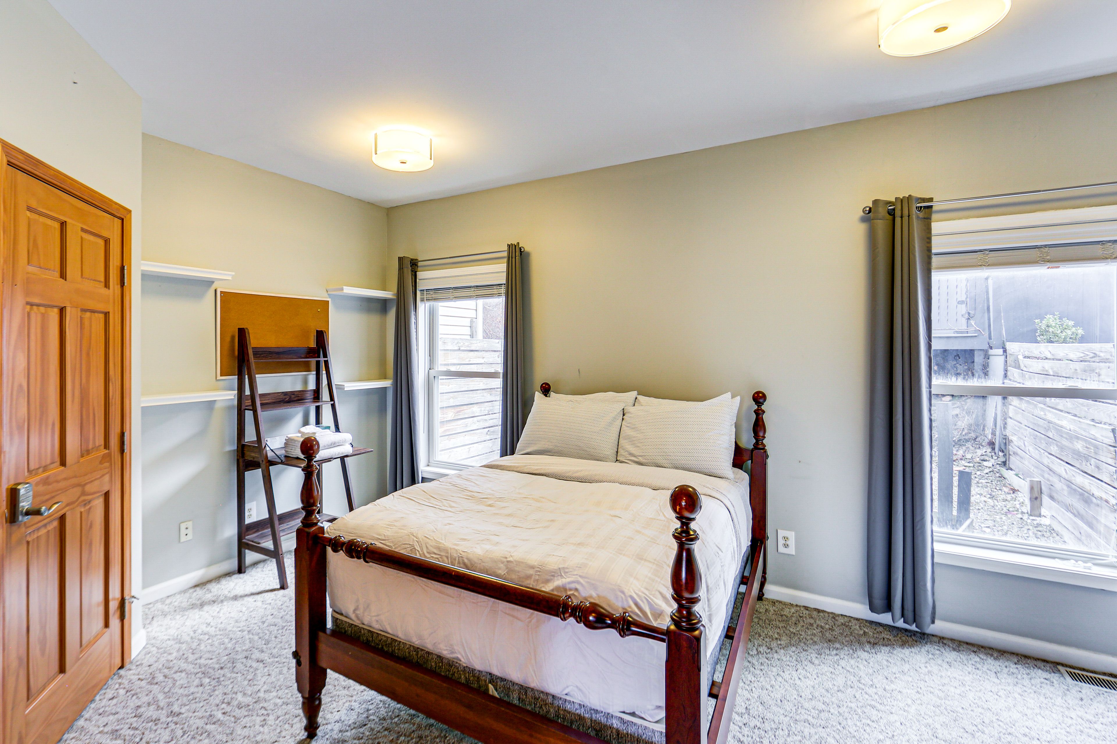 Bedroom 1 | 2nd Floor | Queen Bed