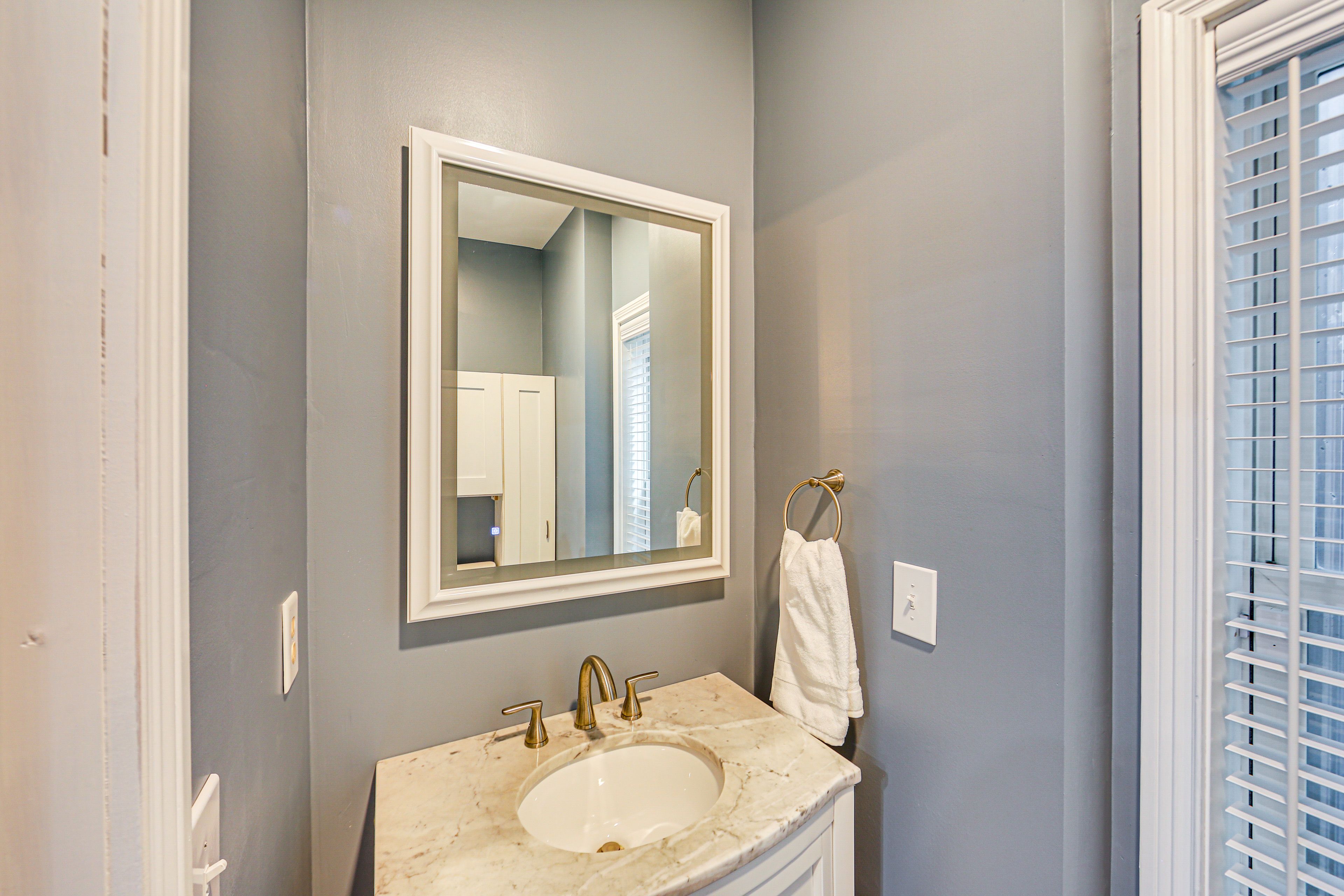 Half Bathroom | 1st Floor