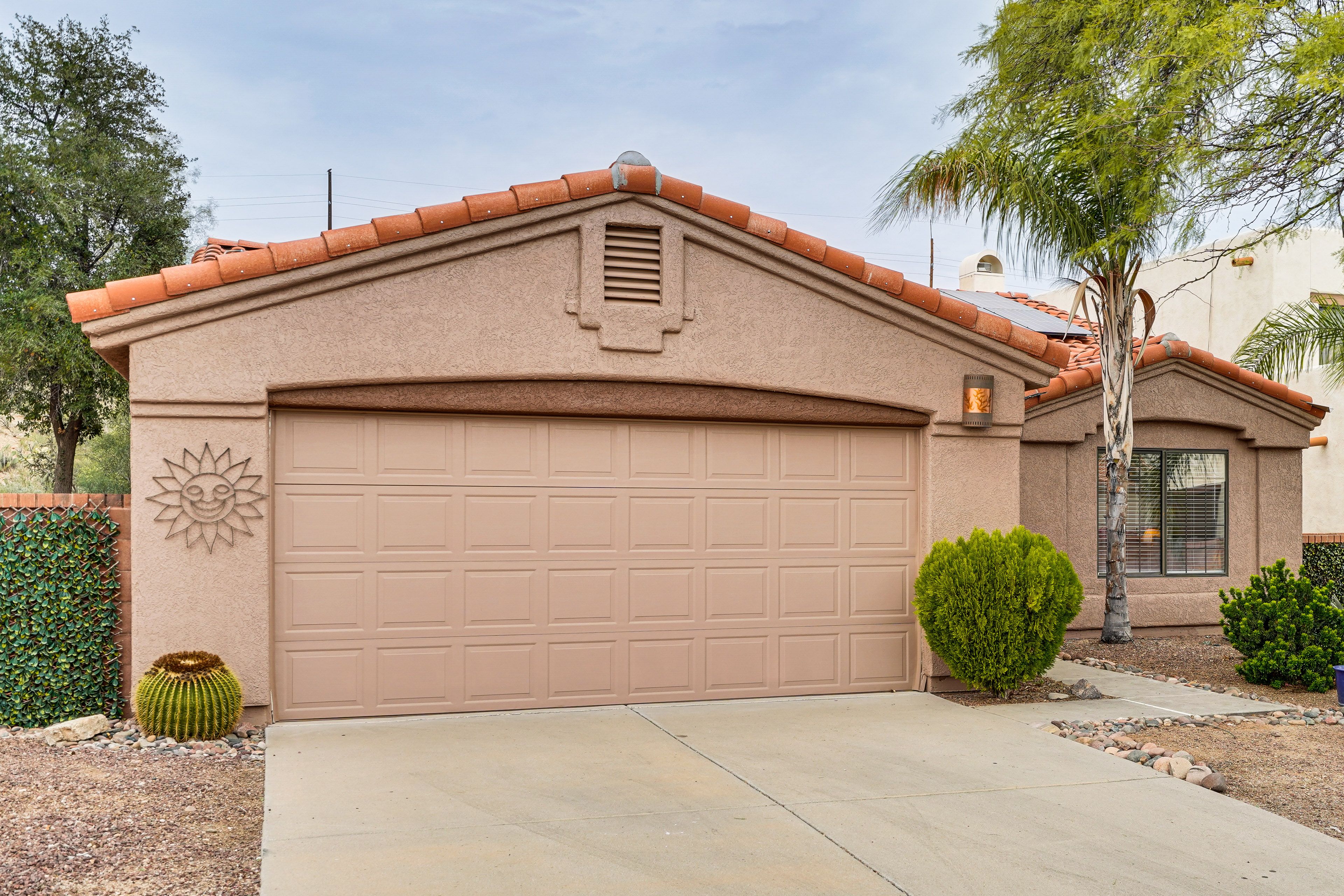 Parking | Driveway (2 Vehicles)