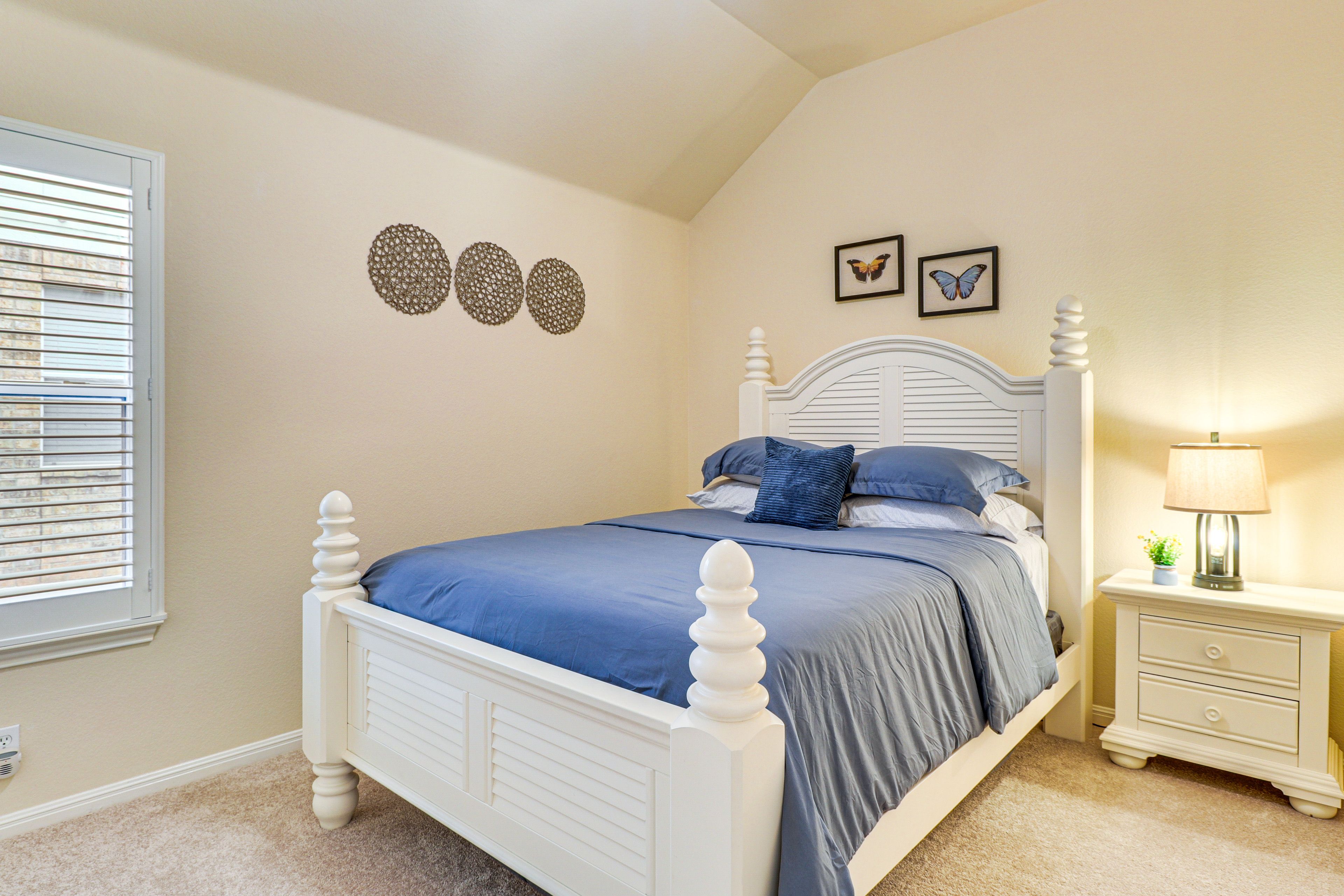 Bedroom 2 | Queen Bed