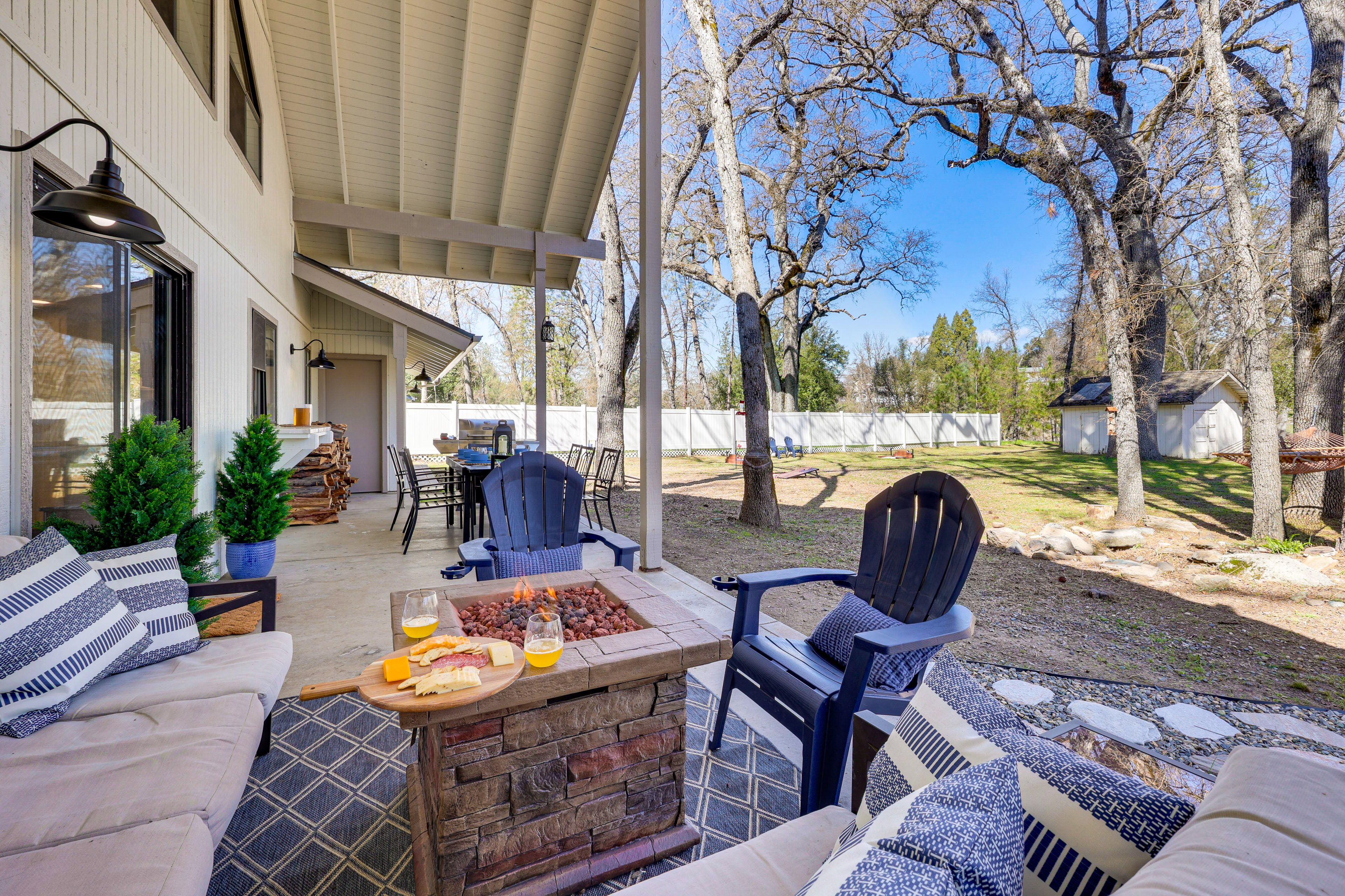 Oakhurst Vacation Rental | 3BR | 2BA | 1,981 Sq Ft