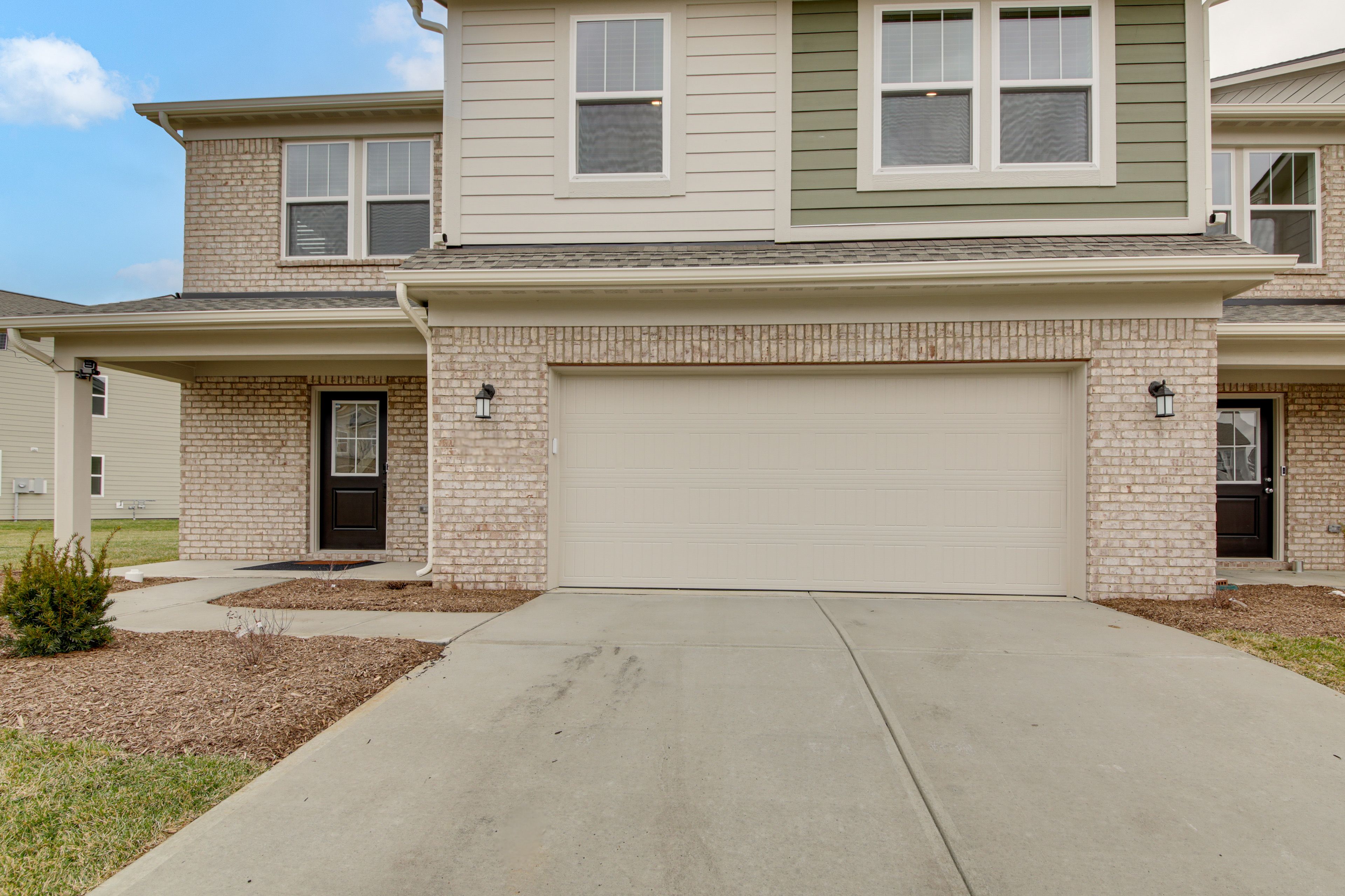 Exterior | Parking | Driveway (2 Vehicles)