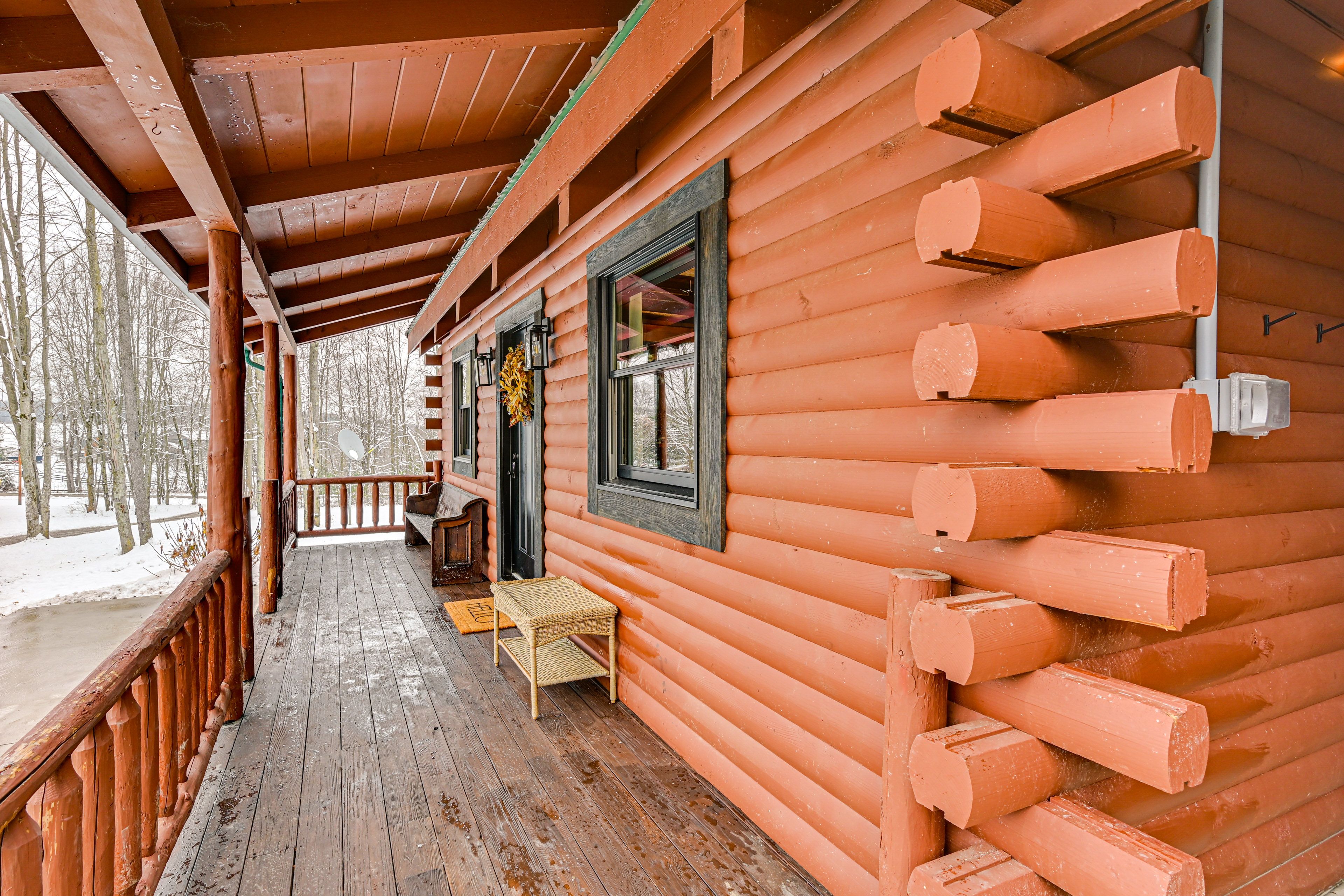 Cabin Exterior | Covered Porch w/ Seating