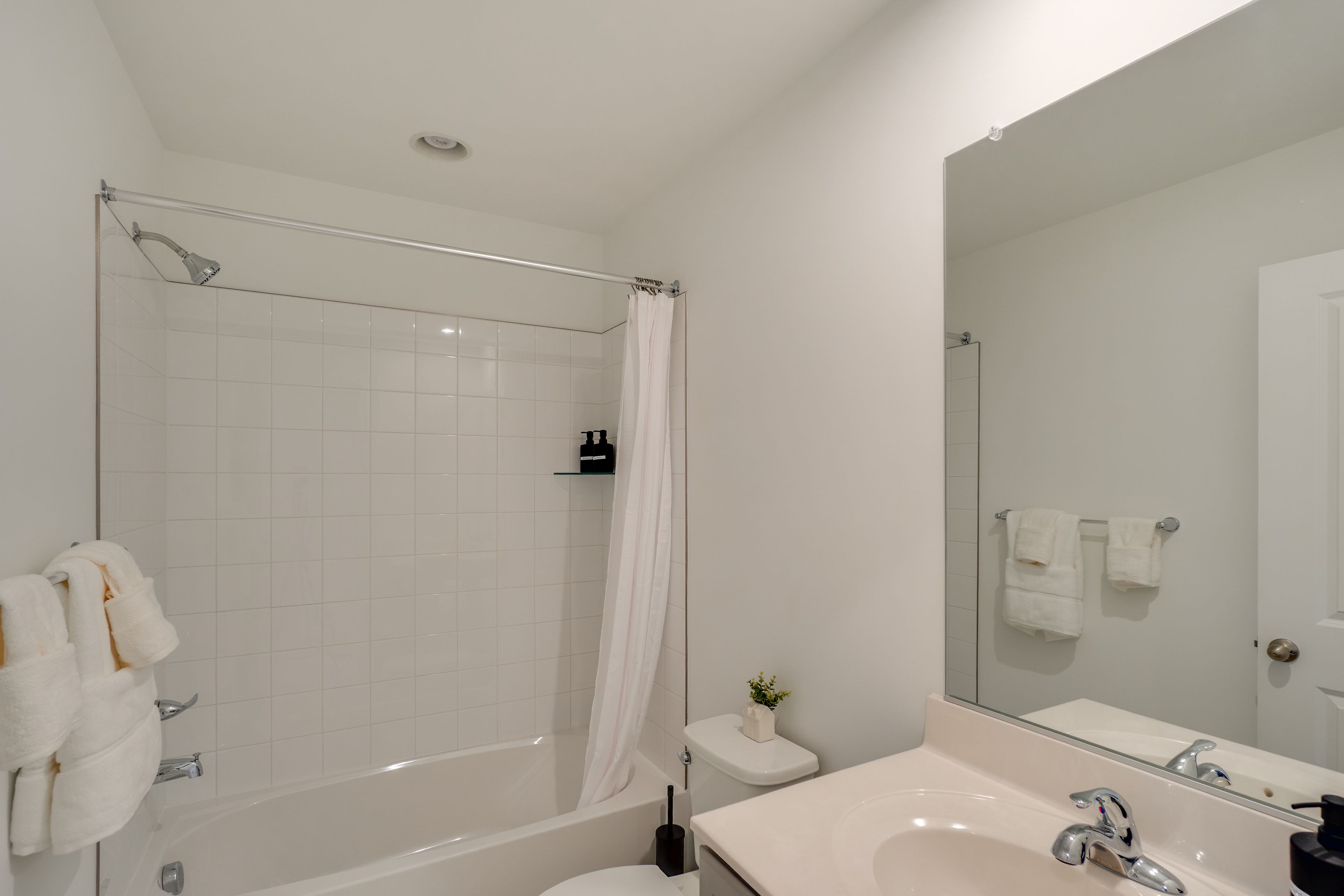 Full Bathroom | Upper Floor