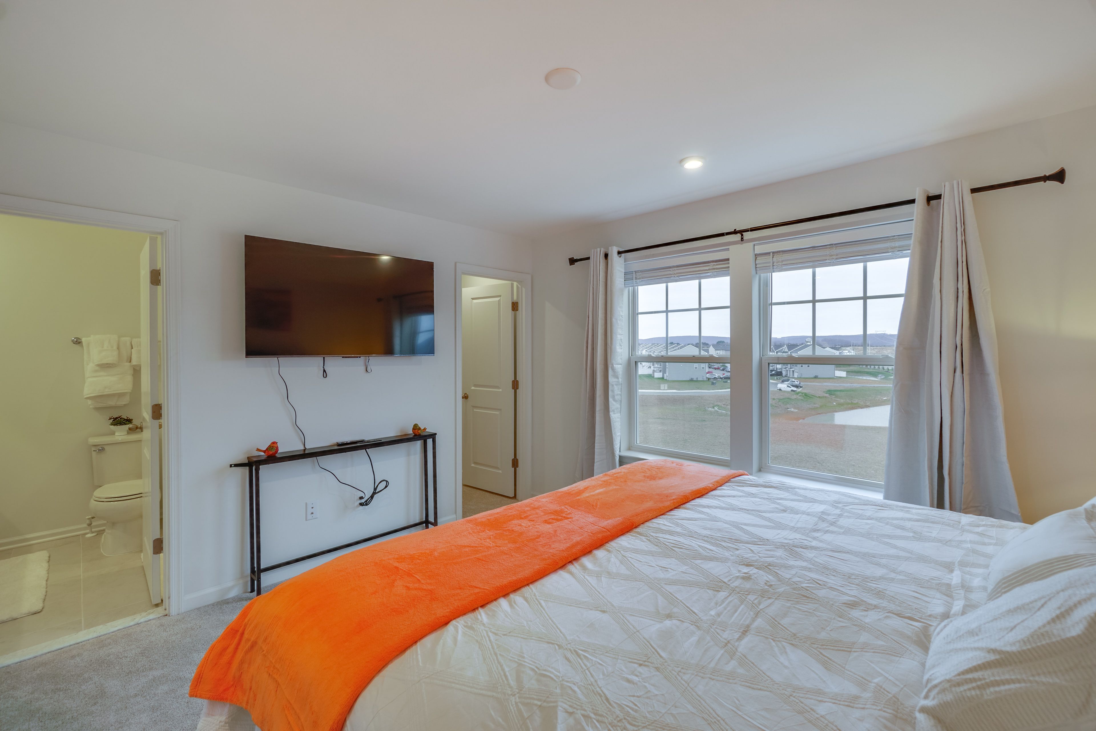 Bedroom 1 | King Bed | Upper Floor