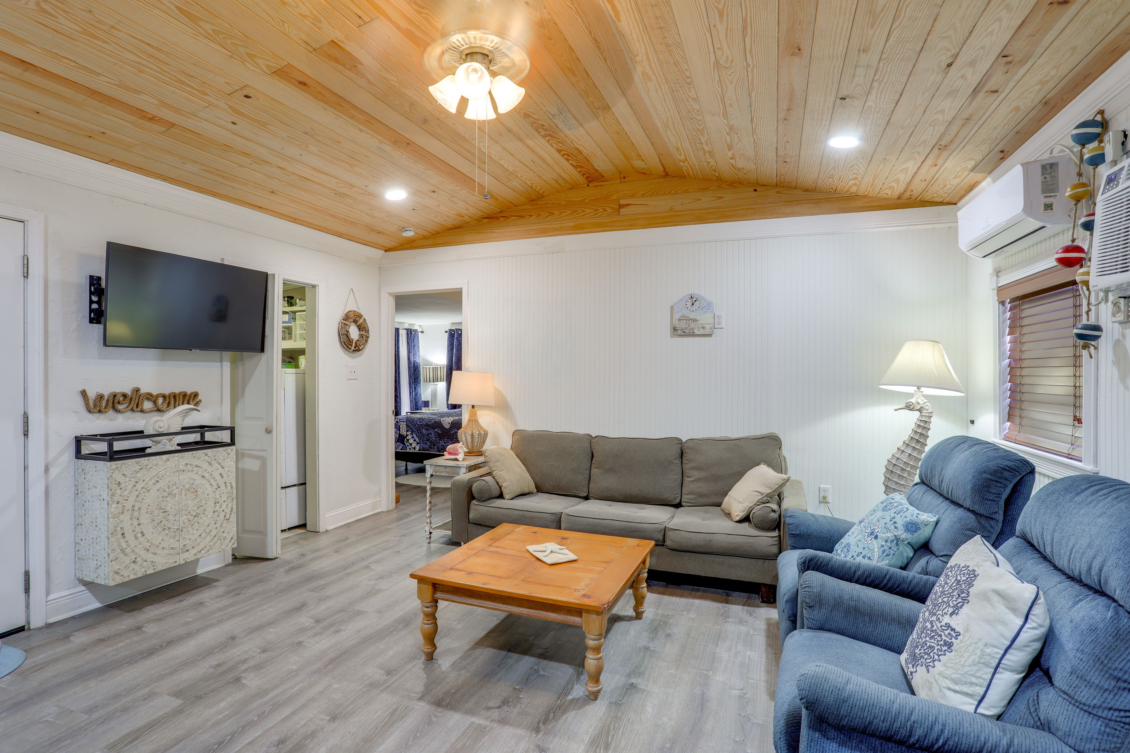 Living Room | Smart TV