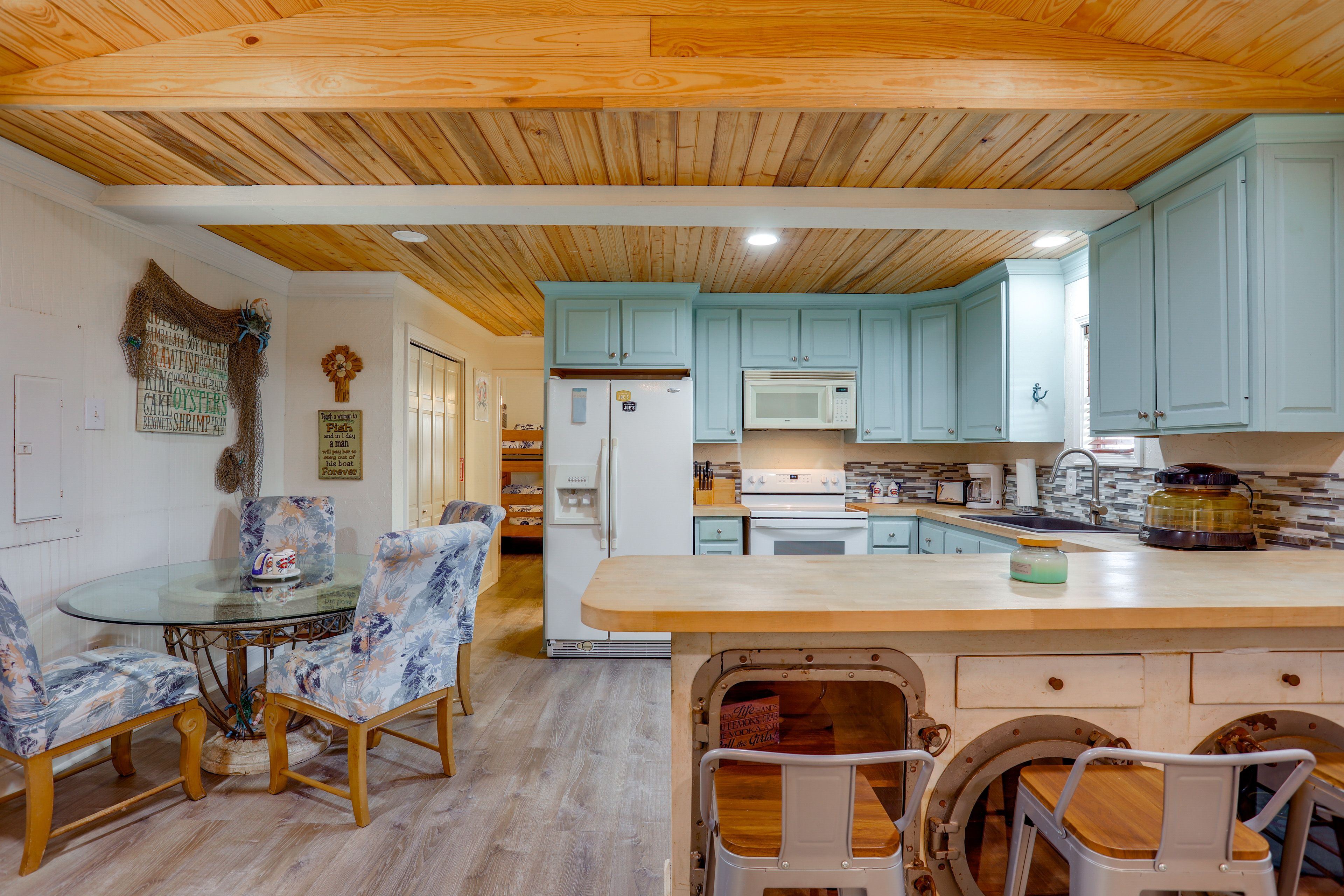 Dining Area | Dishware & Flatware