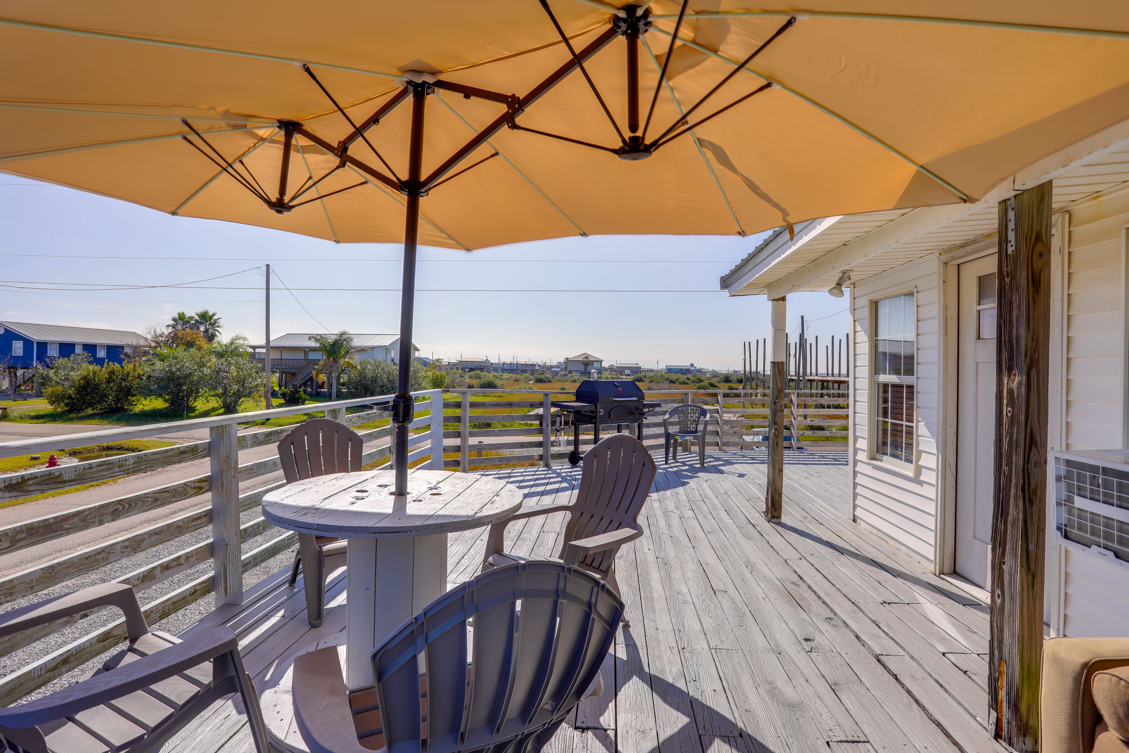 Wraparound Deck | Charcoal Grill