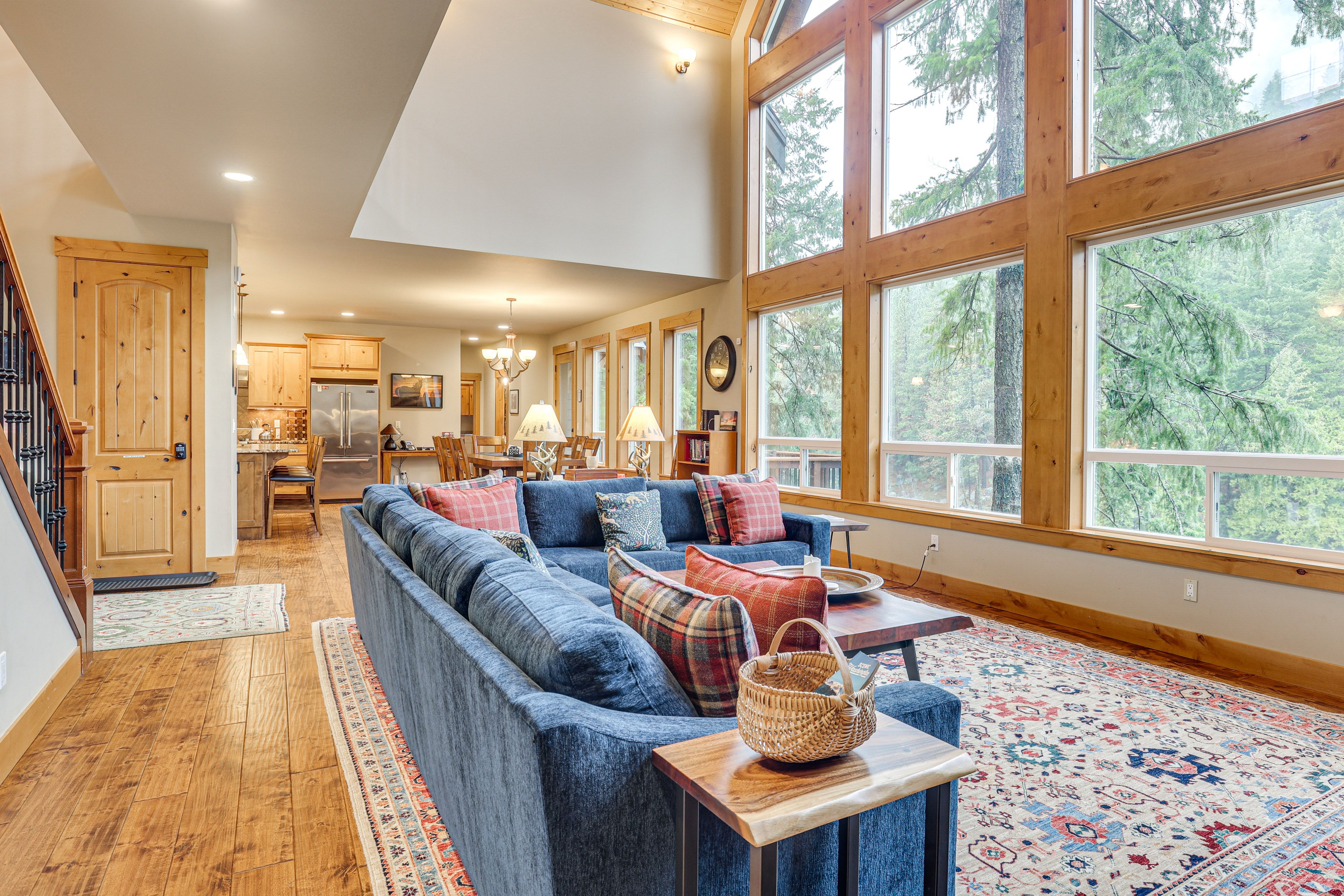 Living Room | Seasonal Gas Fireplace (November 15-March 15) | Main Level