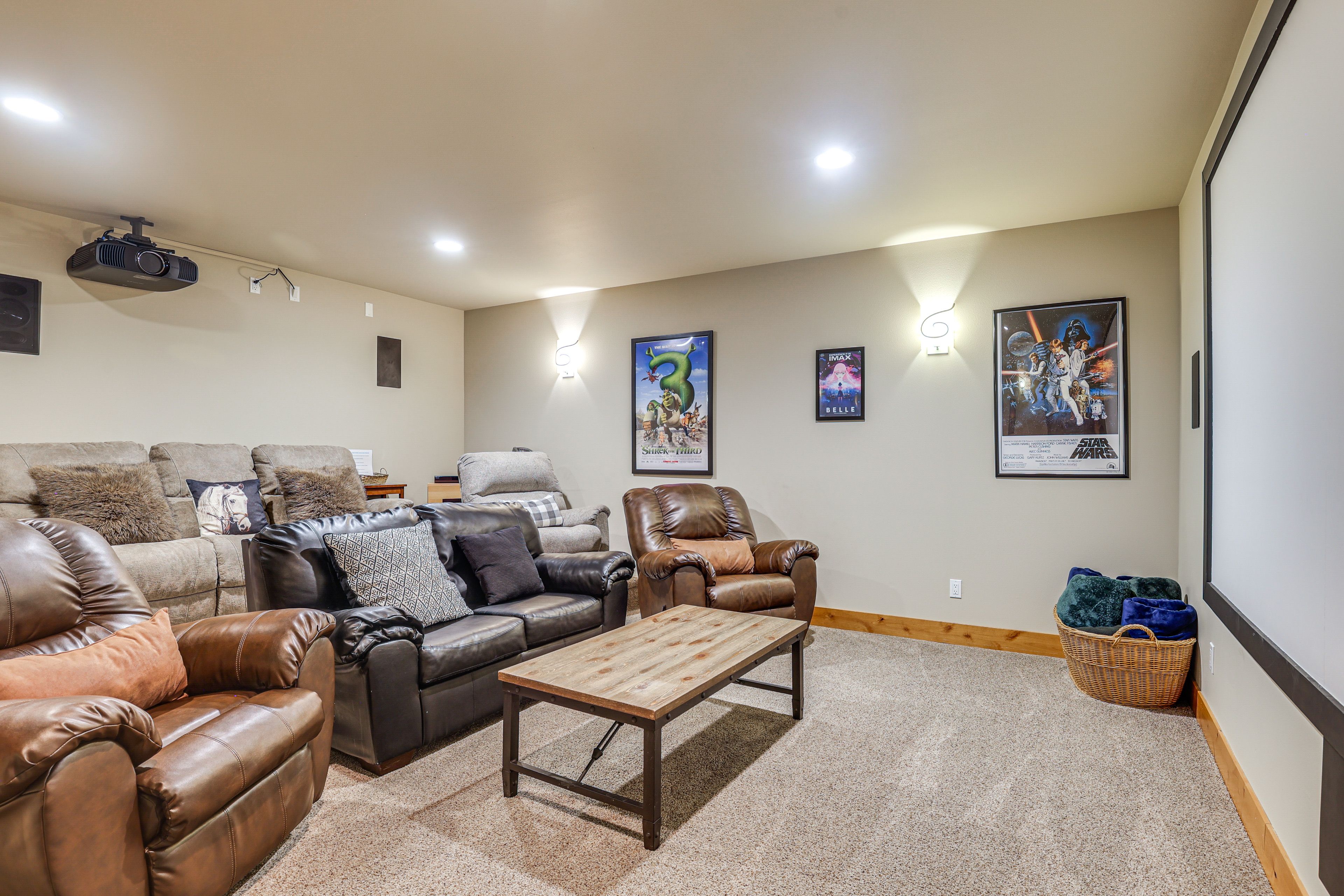 Movie Room | UHD Projector