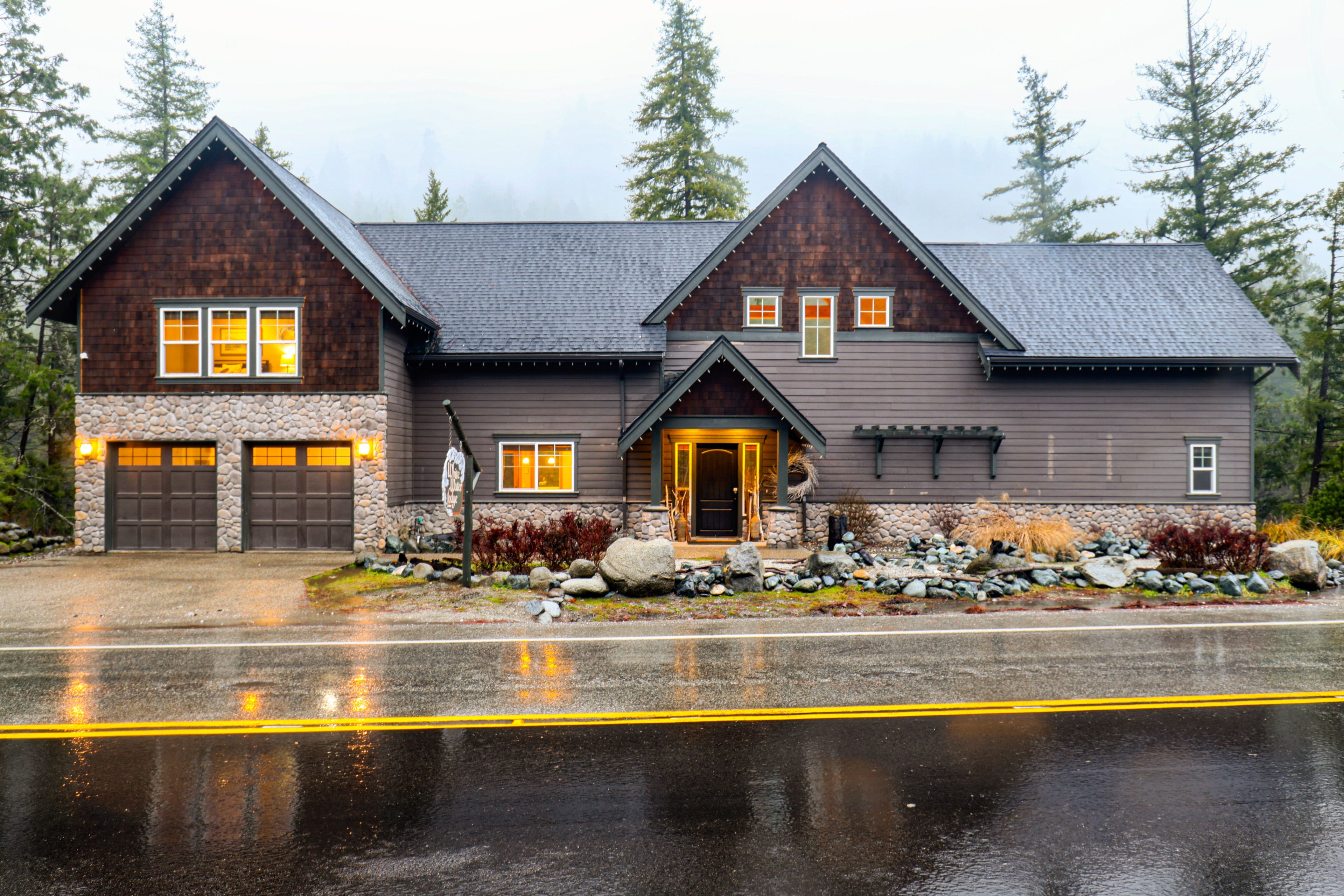 Leavenworth Vacation Rental | 6BR | 6.5BA | 5,000 Sq Ft | 1 Step to Enter