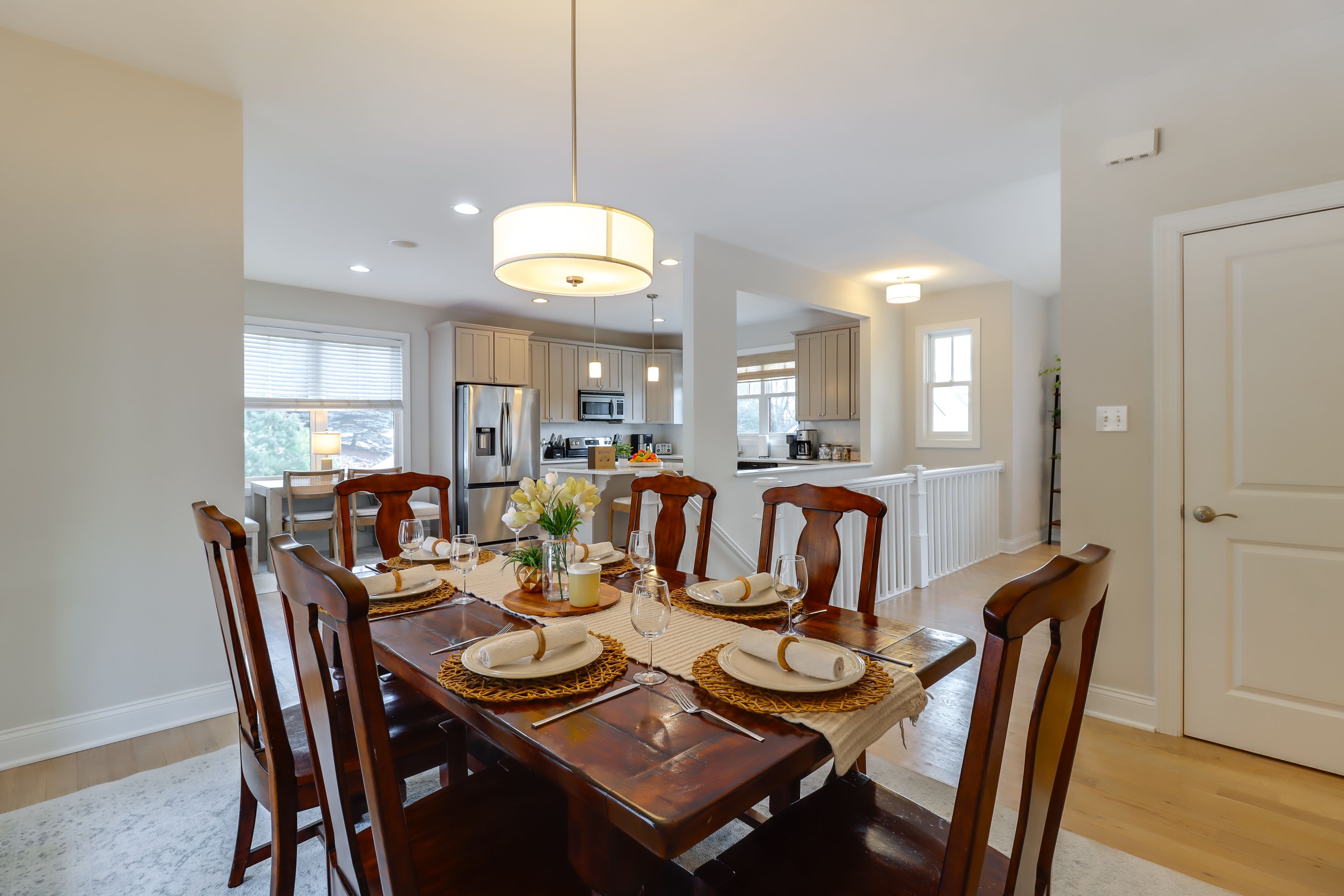 Dining Area | Dishware/Flatware Provided | 2nd Floor