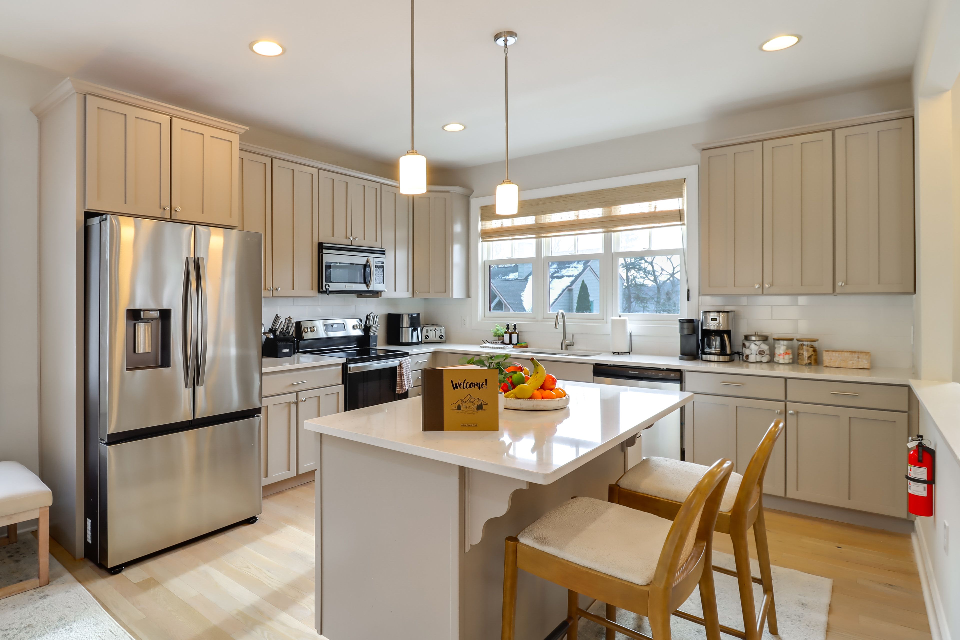 Kitchen | Dishwasher | Blender | 2nd Floor