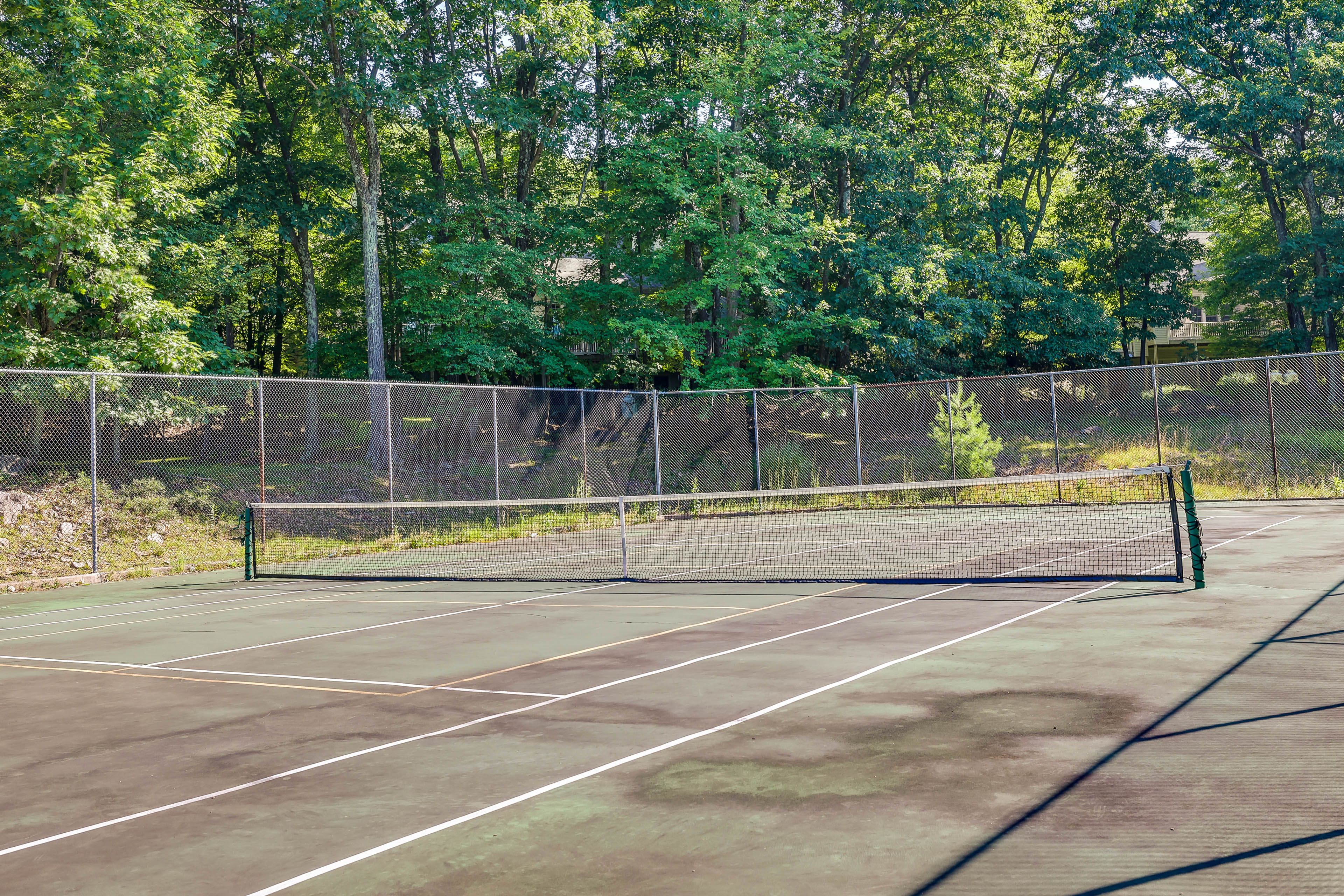 Laurel Woods II Community Tennis Courts