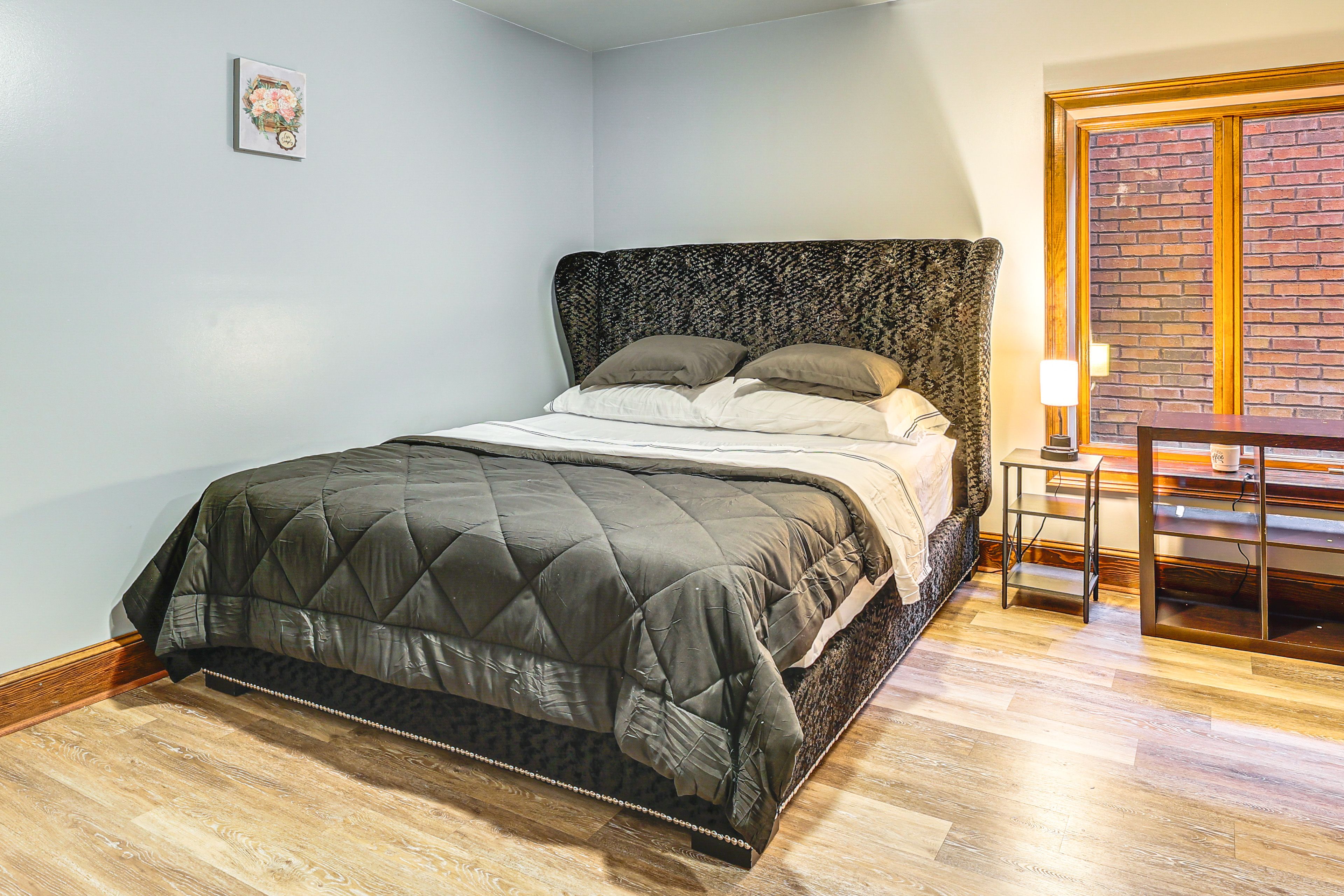 Bedroom 1 | King Bed | Linens