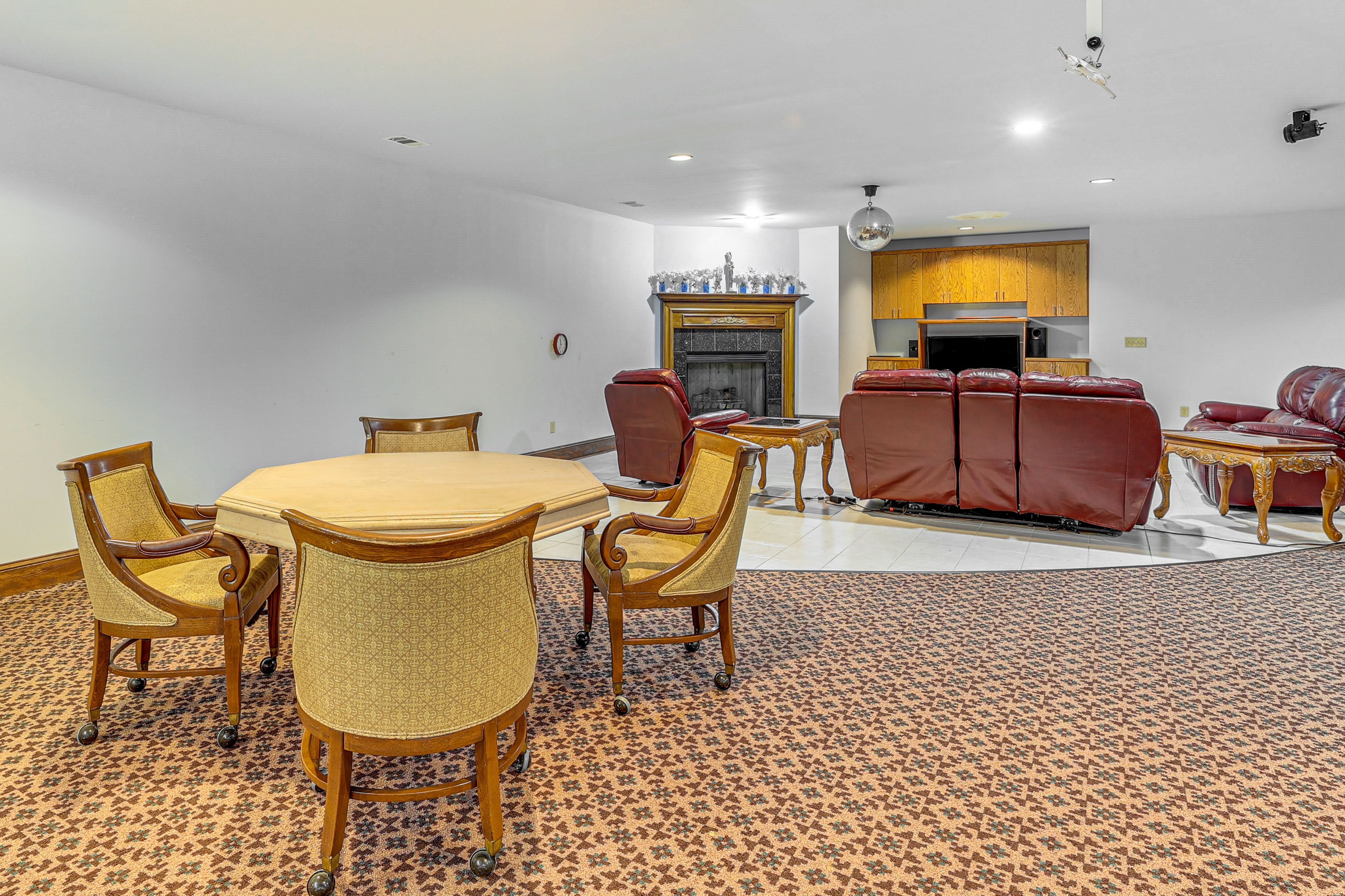 Dining Area | Dishware & Flatware