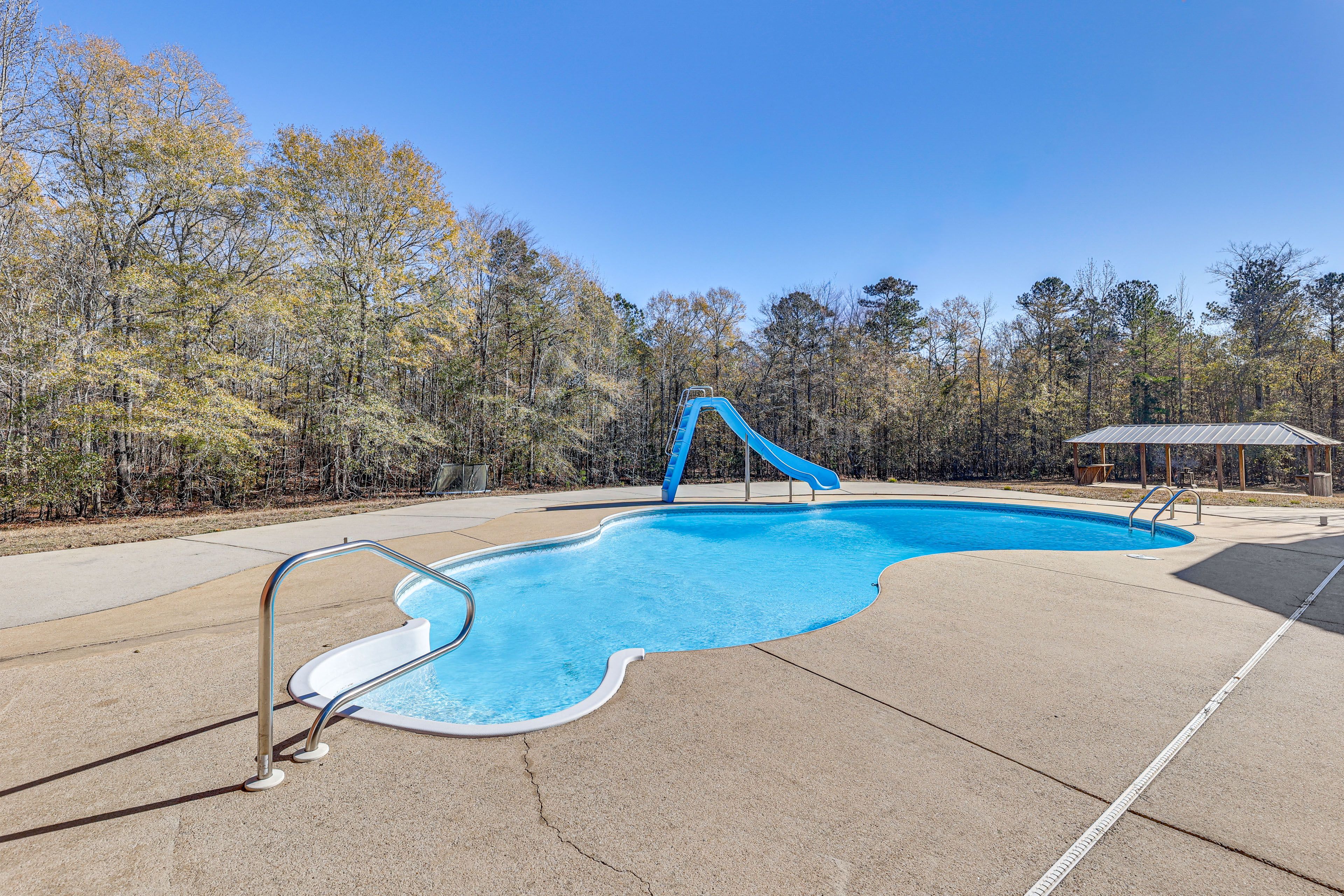 Shared Outdoor Space | Pool | 33-Acre Property